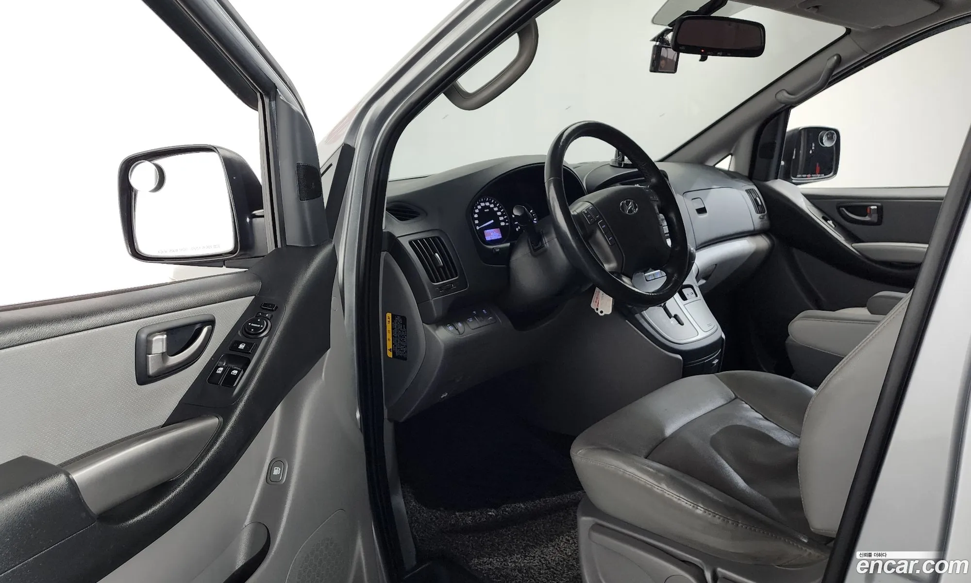 Hyundai Grand Starex 2018 — 18