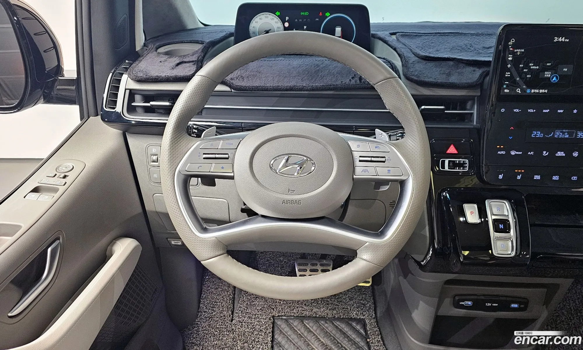 Hyundai Staria 2022 — 19