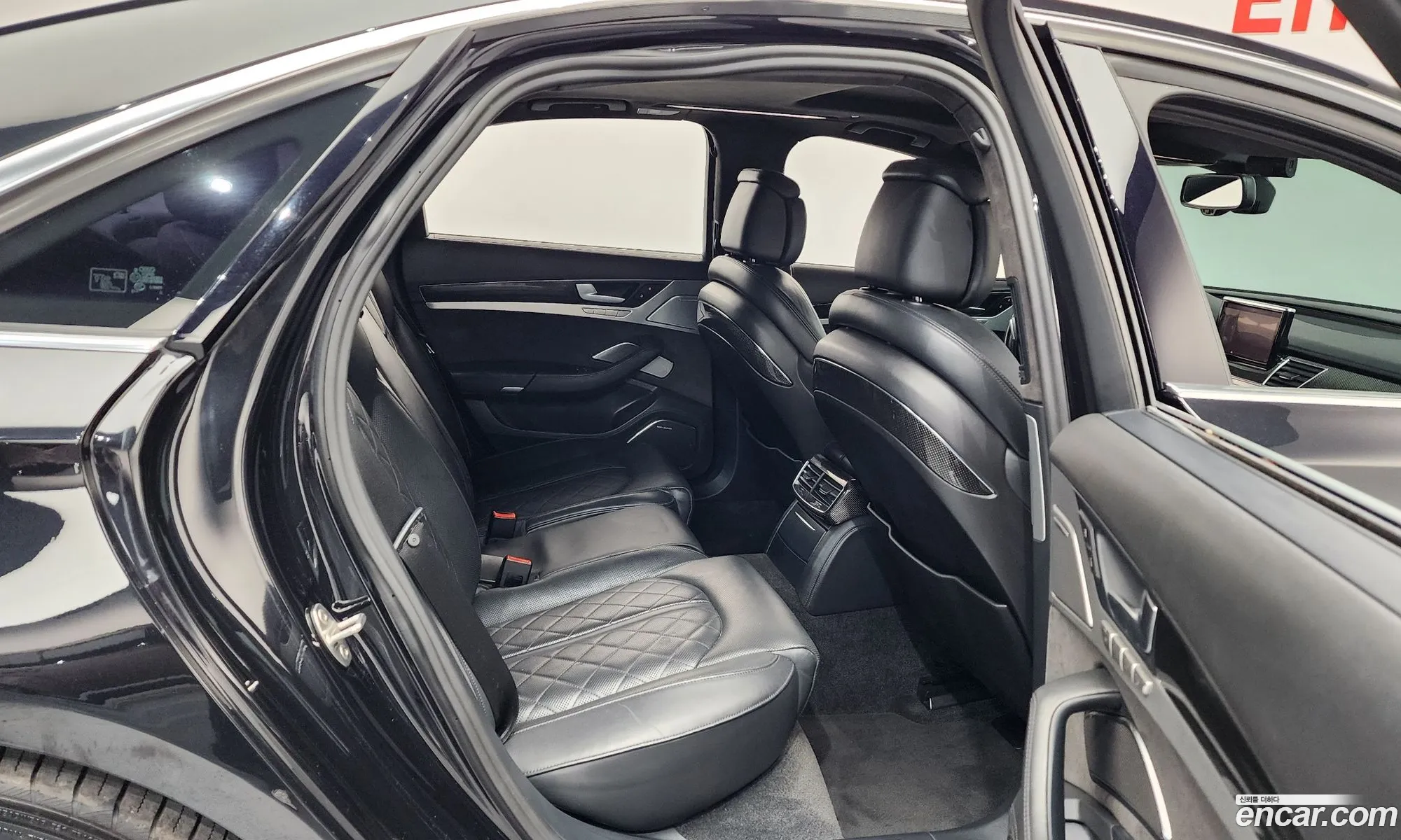Audi S8 2013 WAUZZZ4H8DN030600 — 3