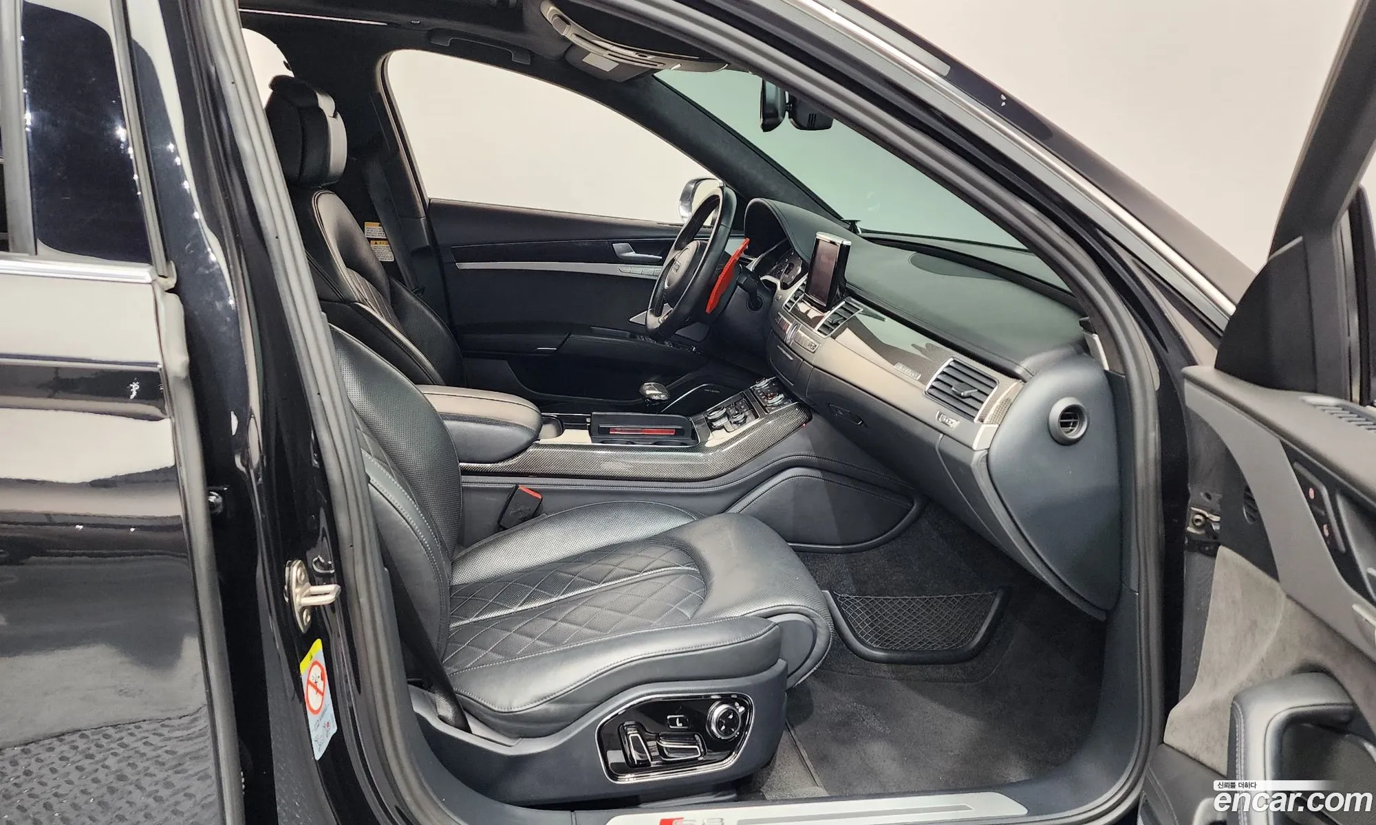 Audi S8 2013 WAUZZZ4H8DN030600 — 19
