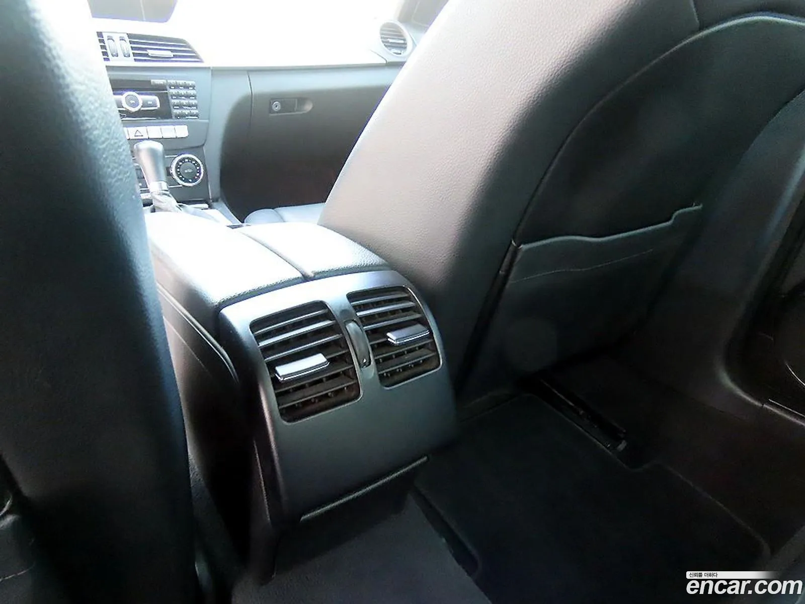 Mercedes-Benz C-Class W204 2012 — 15