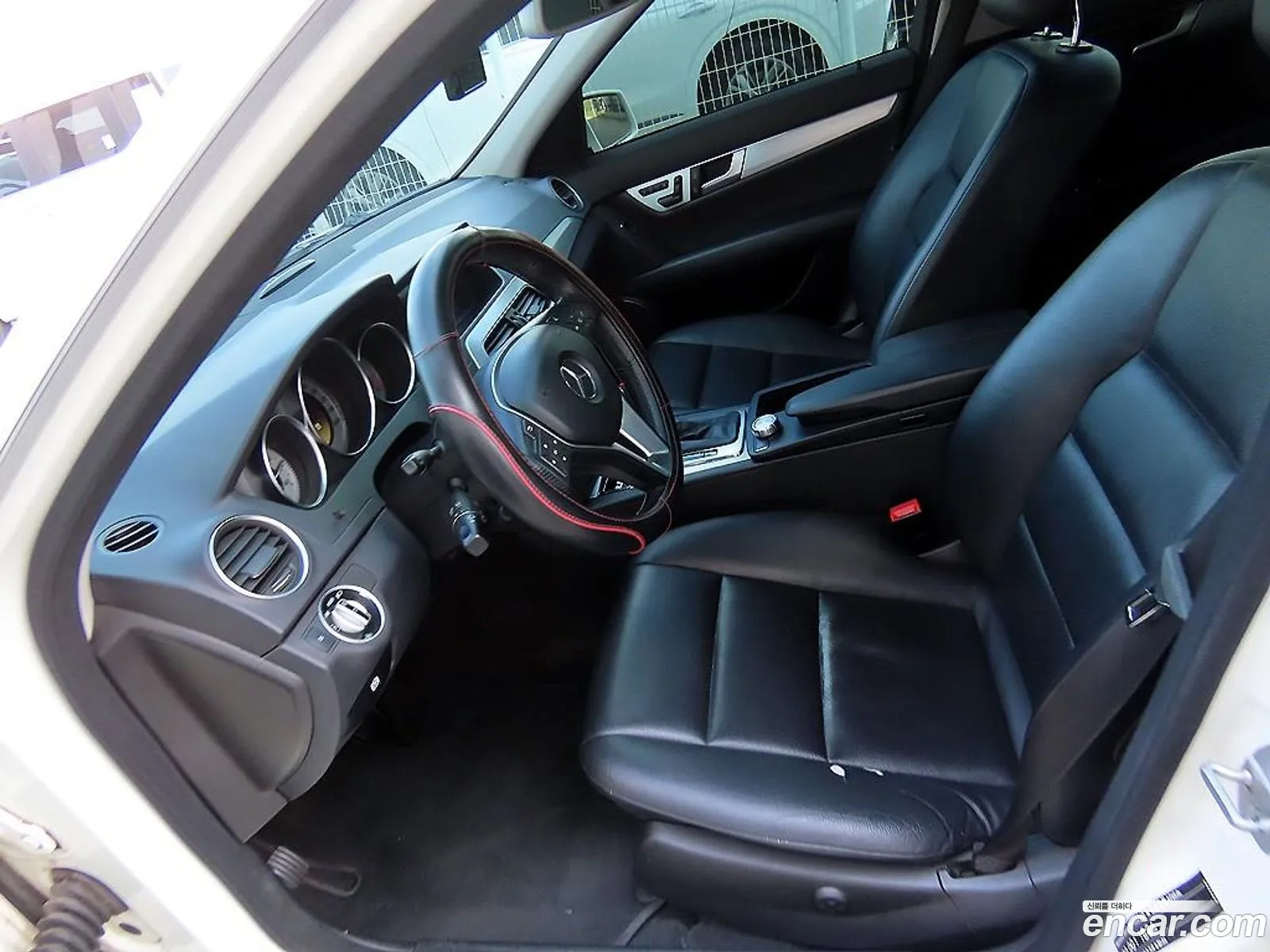 Mercedes-Benz C-Class W204 2012 — 11