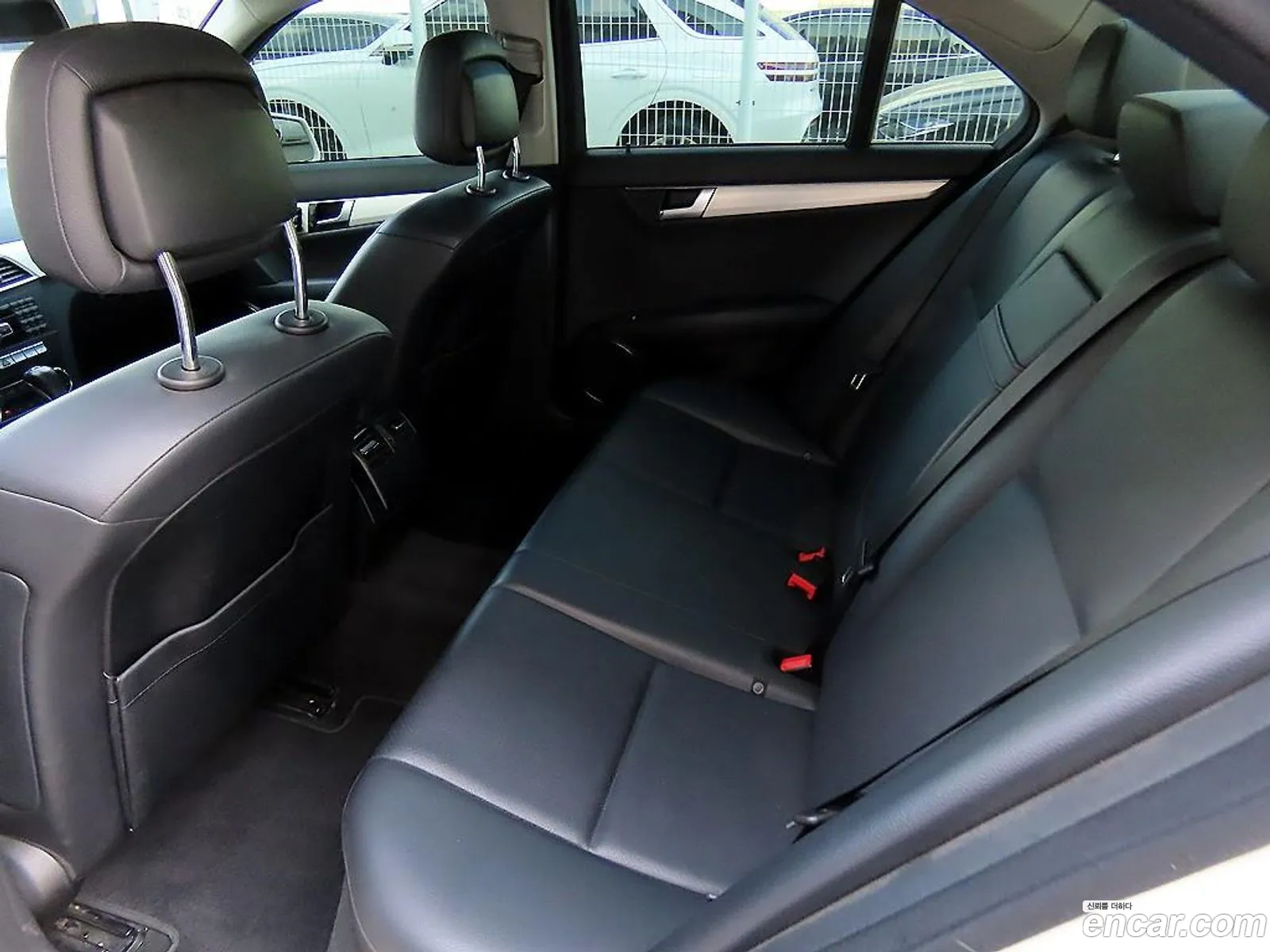 Mercedes-Benz C-Class W204 2012 — 16