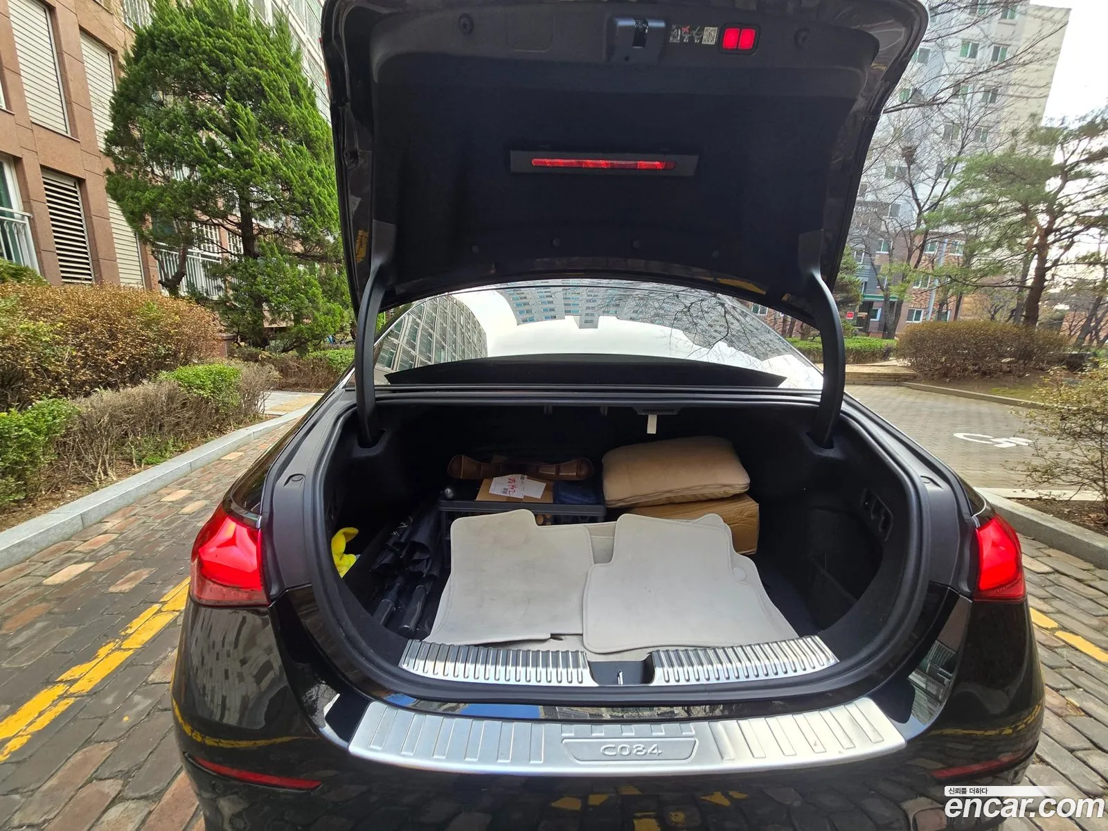 Mercedes-Benz E-Class W214 2024 — 12