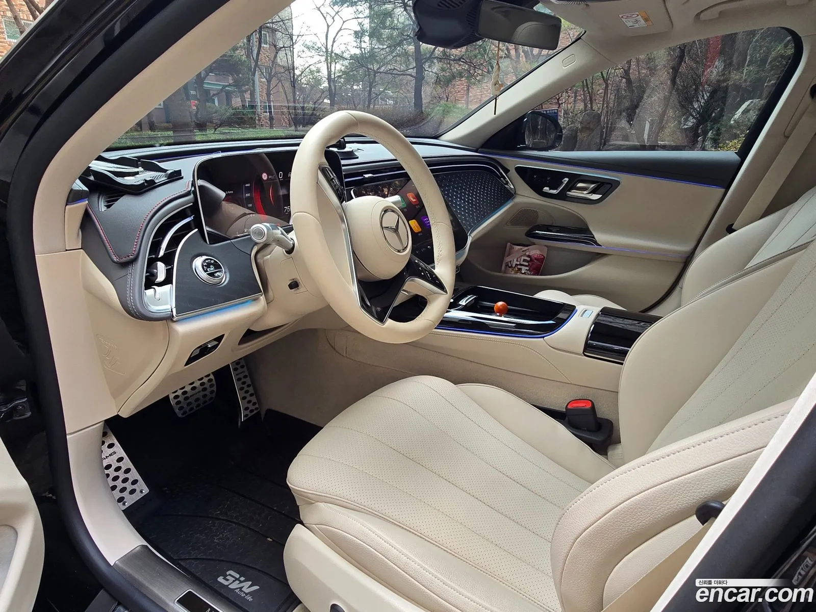 Mercedes-Benz E-Class W214 2024 — 11