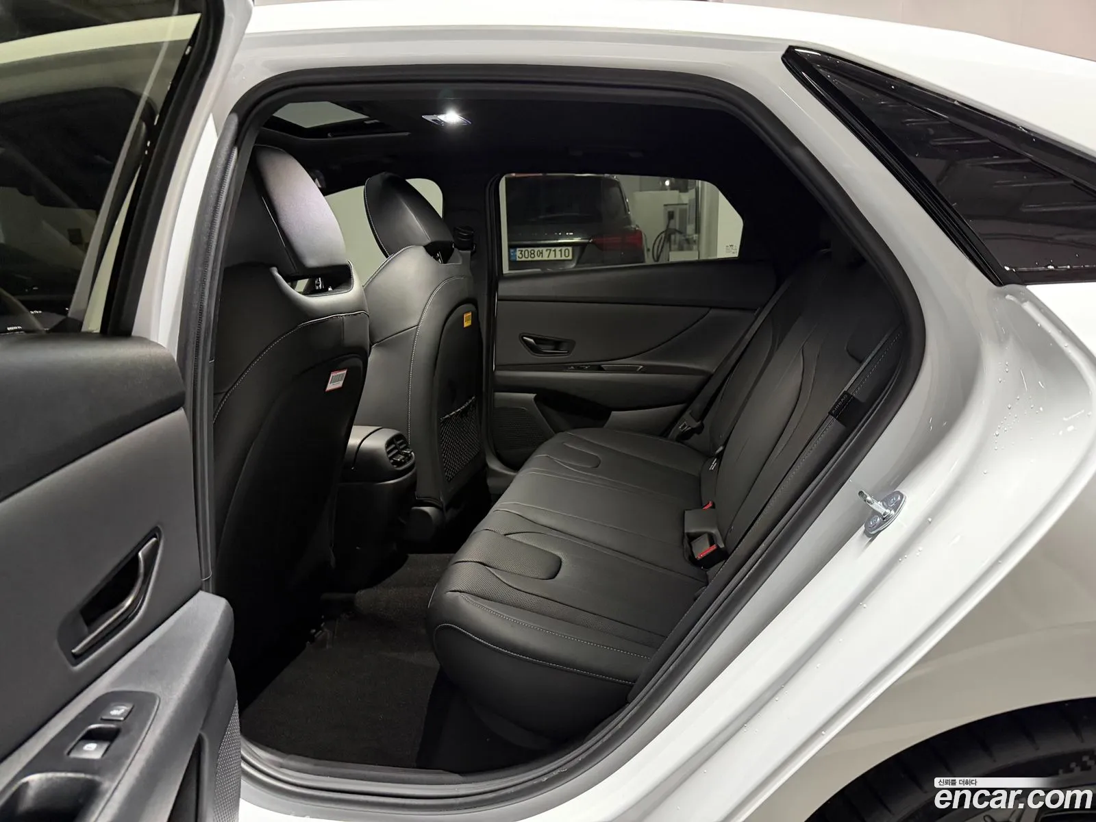 Hyundai Elantra 2025 — 17