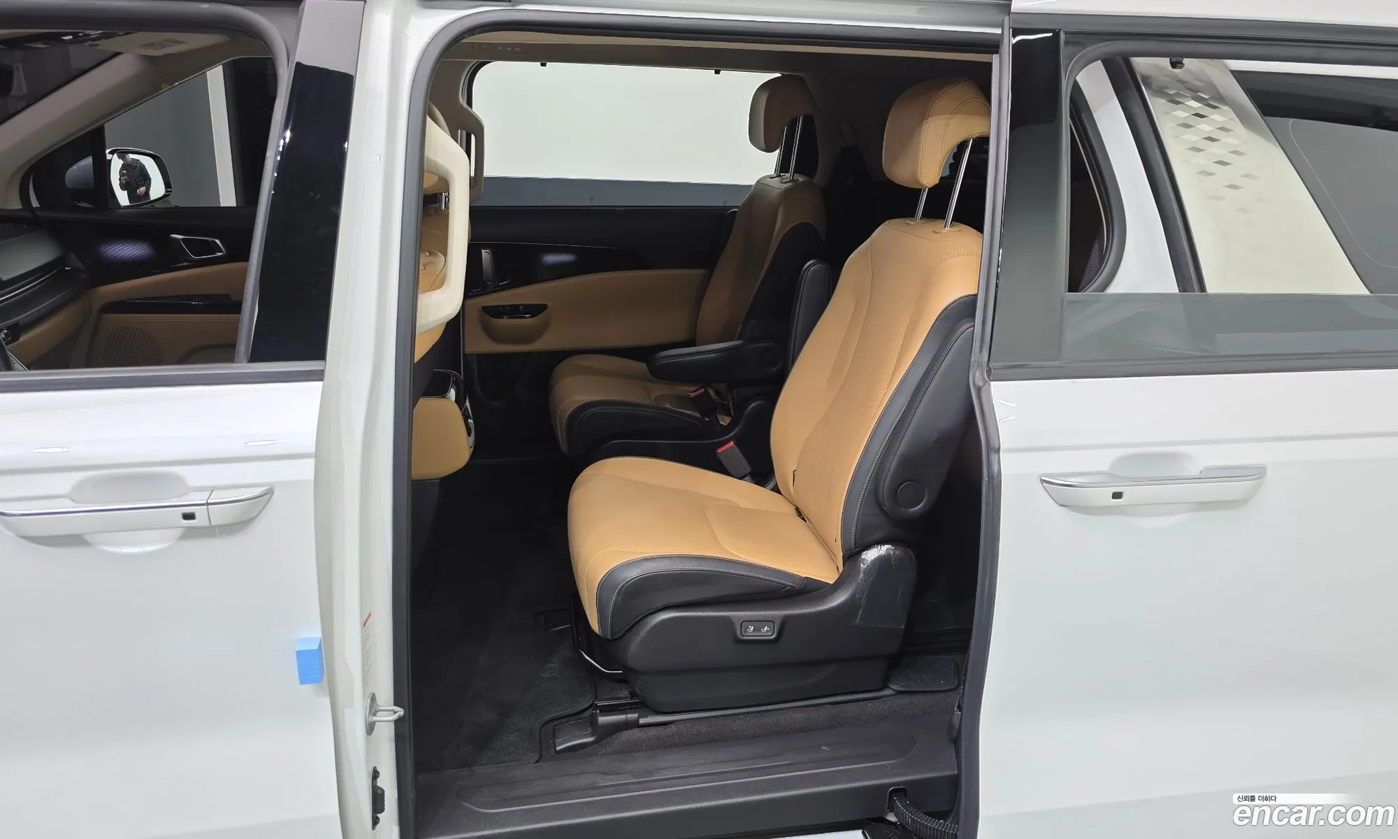 Kia Carnival 2022 KNANE81BBPS228803 — 19