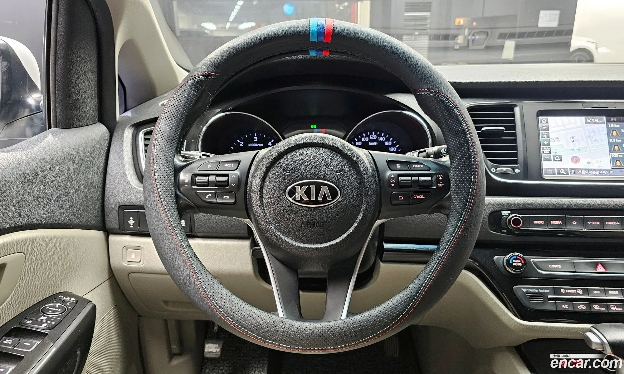 Kia Carnival 2020 — 10
