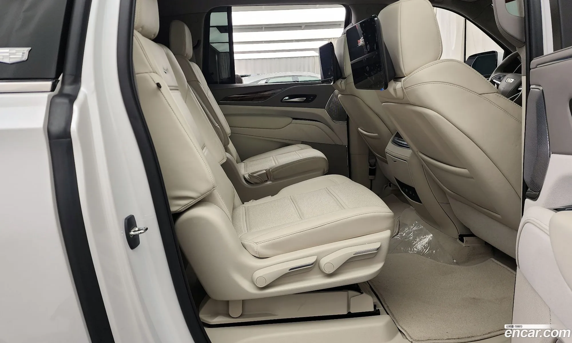 Cadillac Escalade 2023 — 7