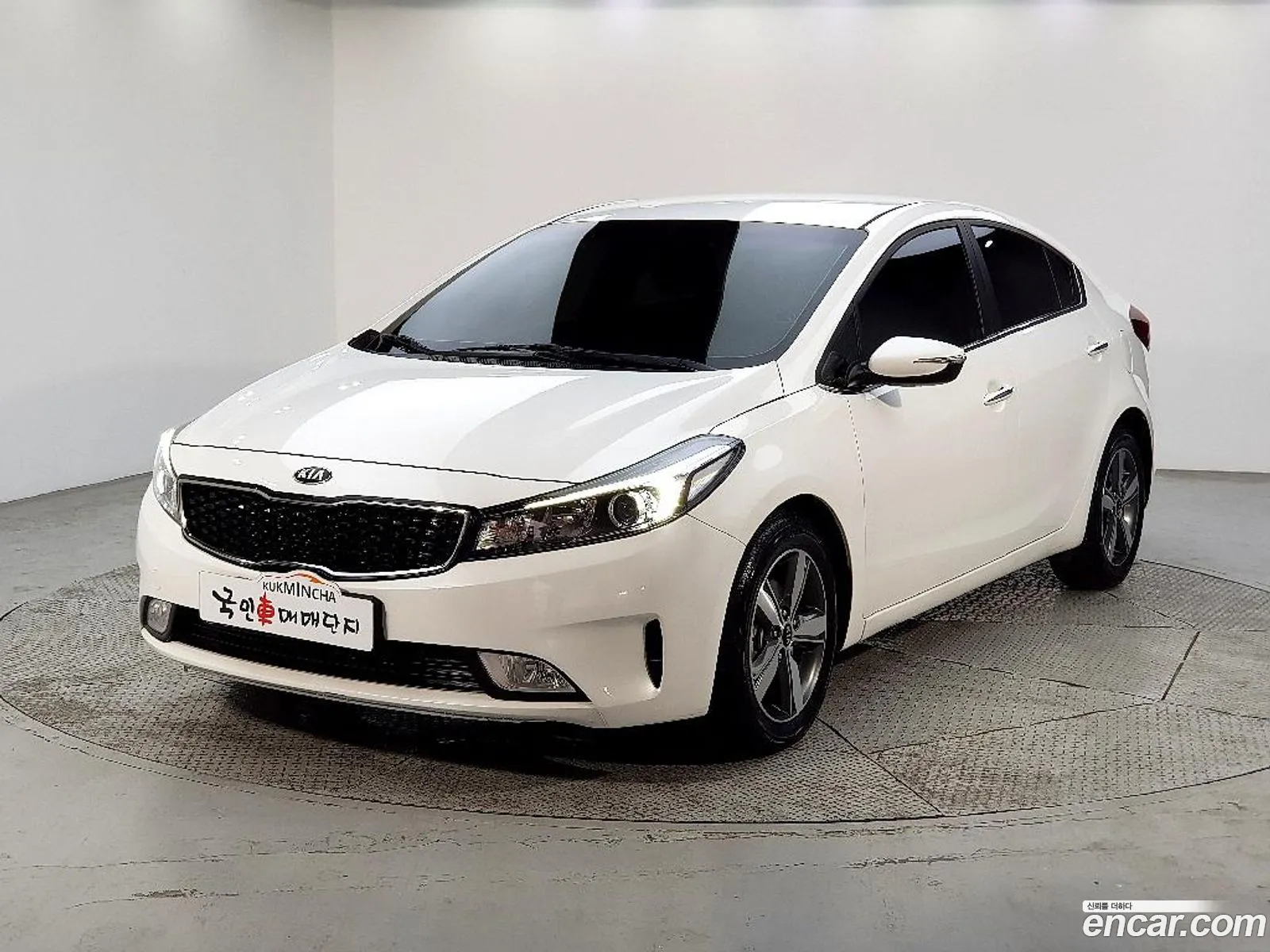 Kia K3 2017 — 12