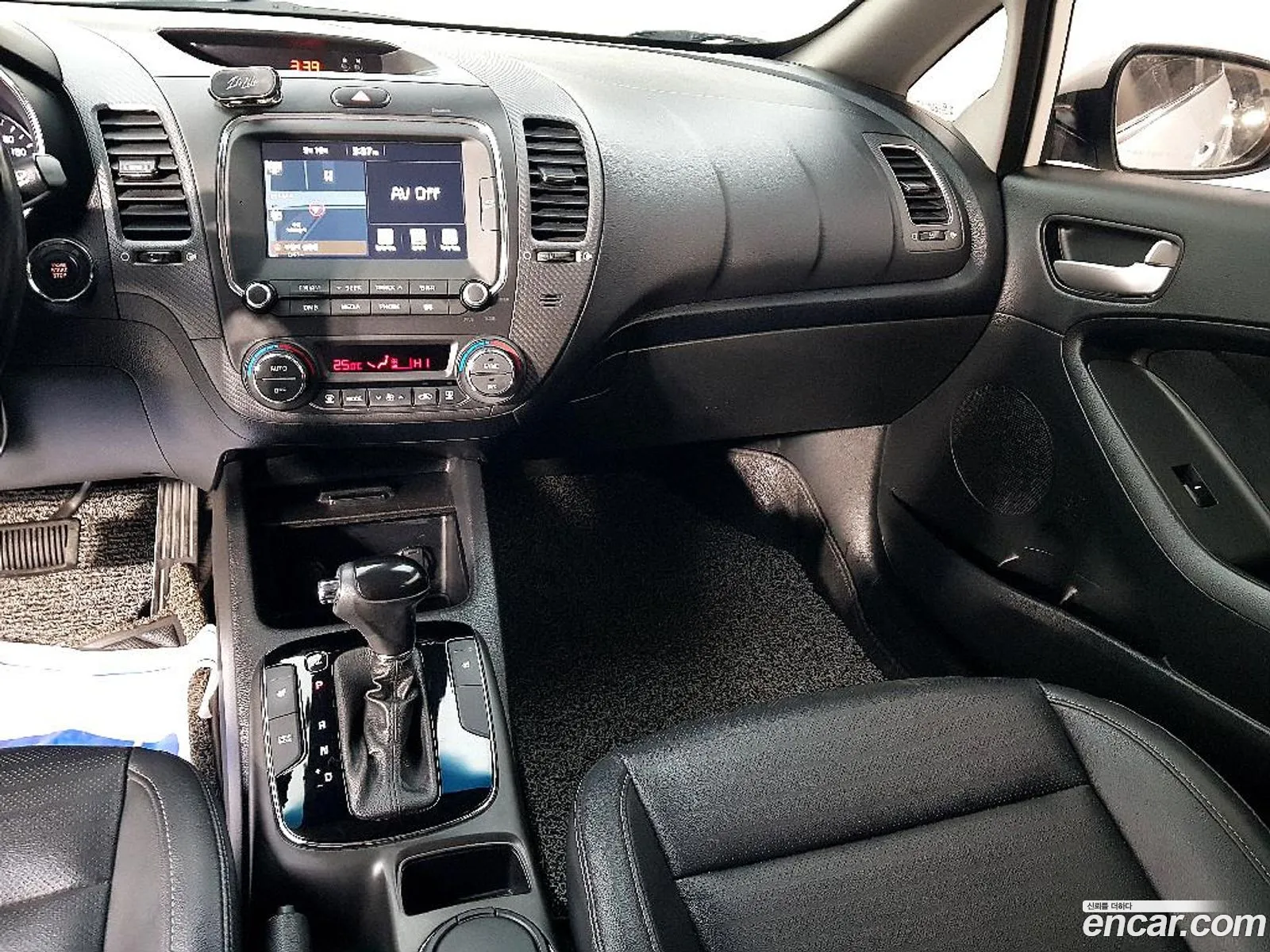 Kia K3 2017 — 8