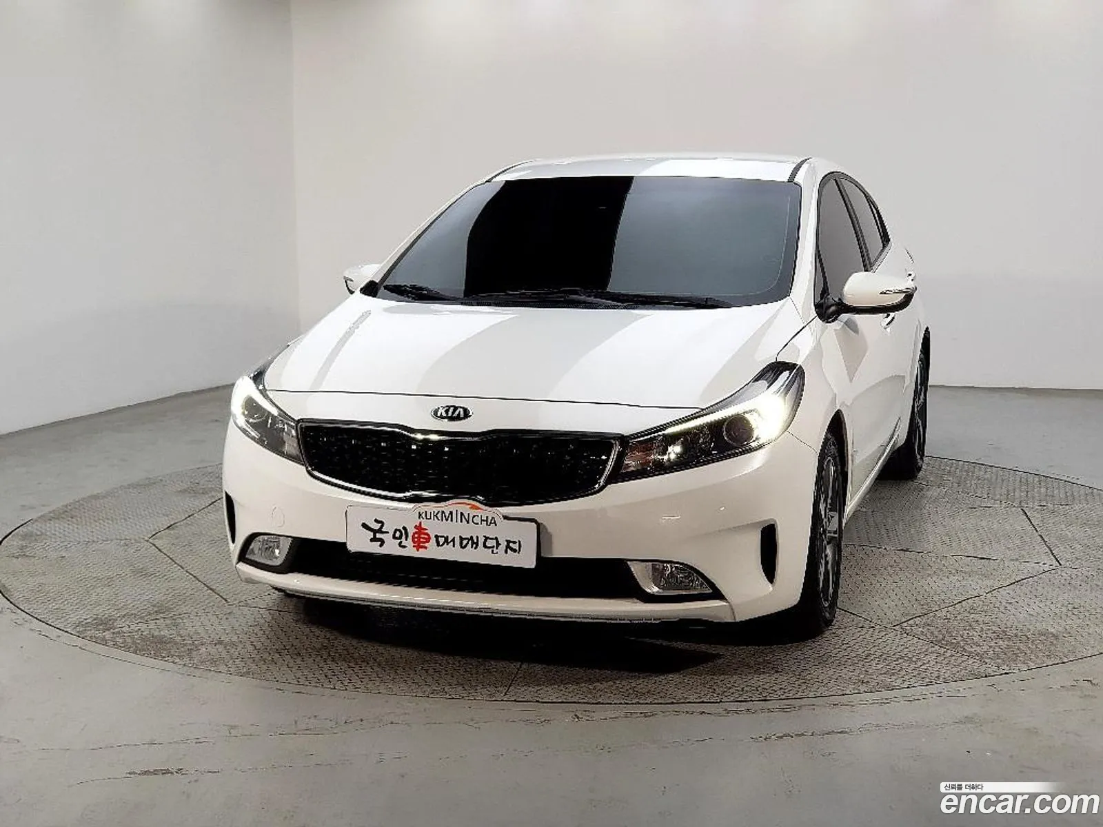 Kia K3 2017 — 3