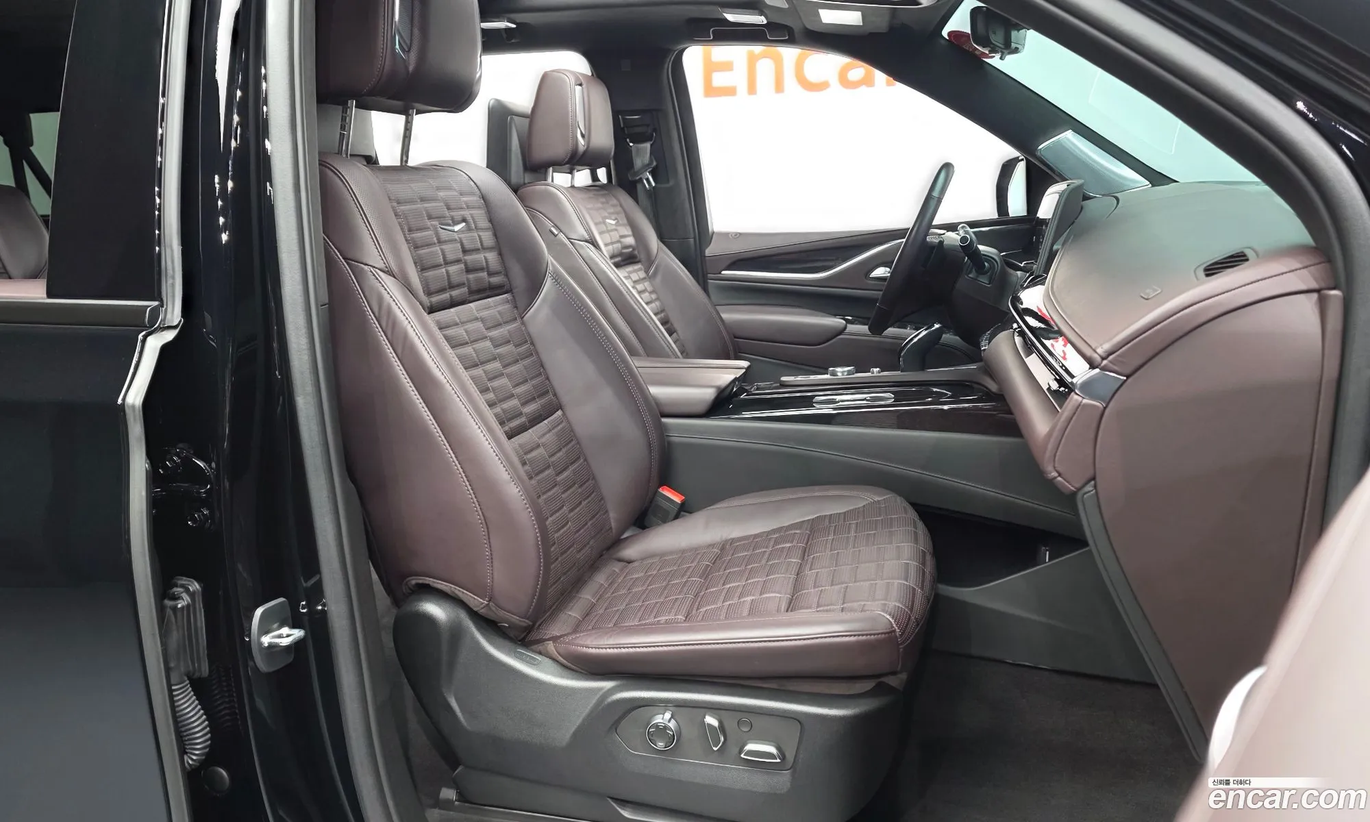 Cadillac Escalade 2023 — 8