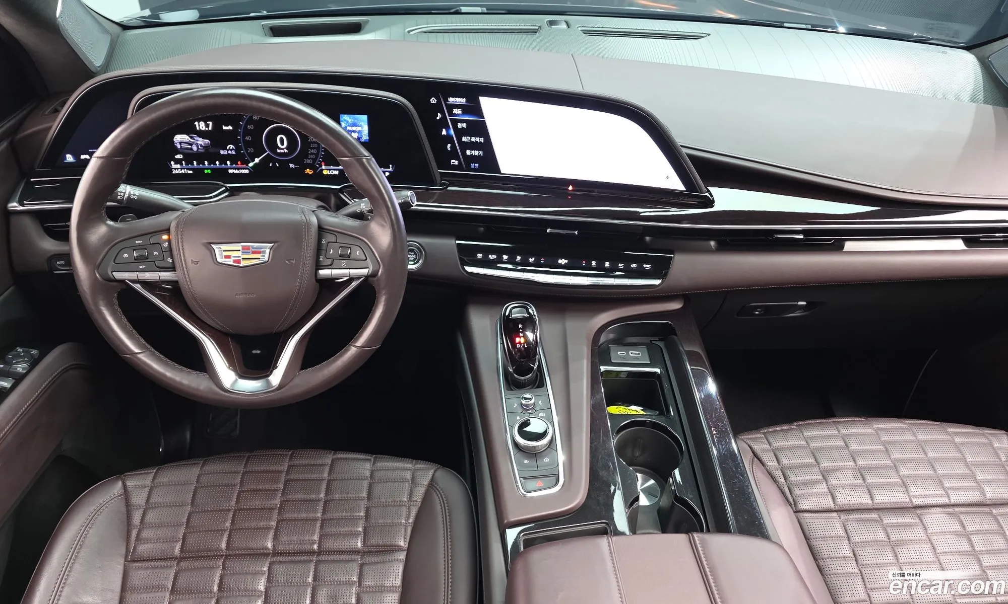 Cadillac Escalade 2023 — 18