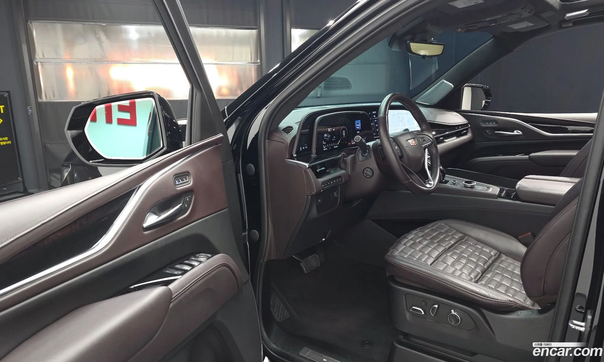 Cadillac Escalade 2023 — 14