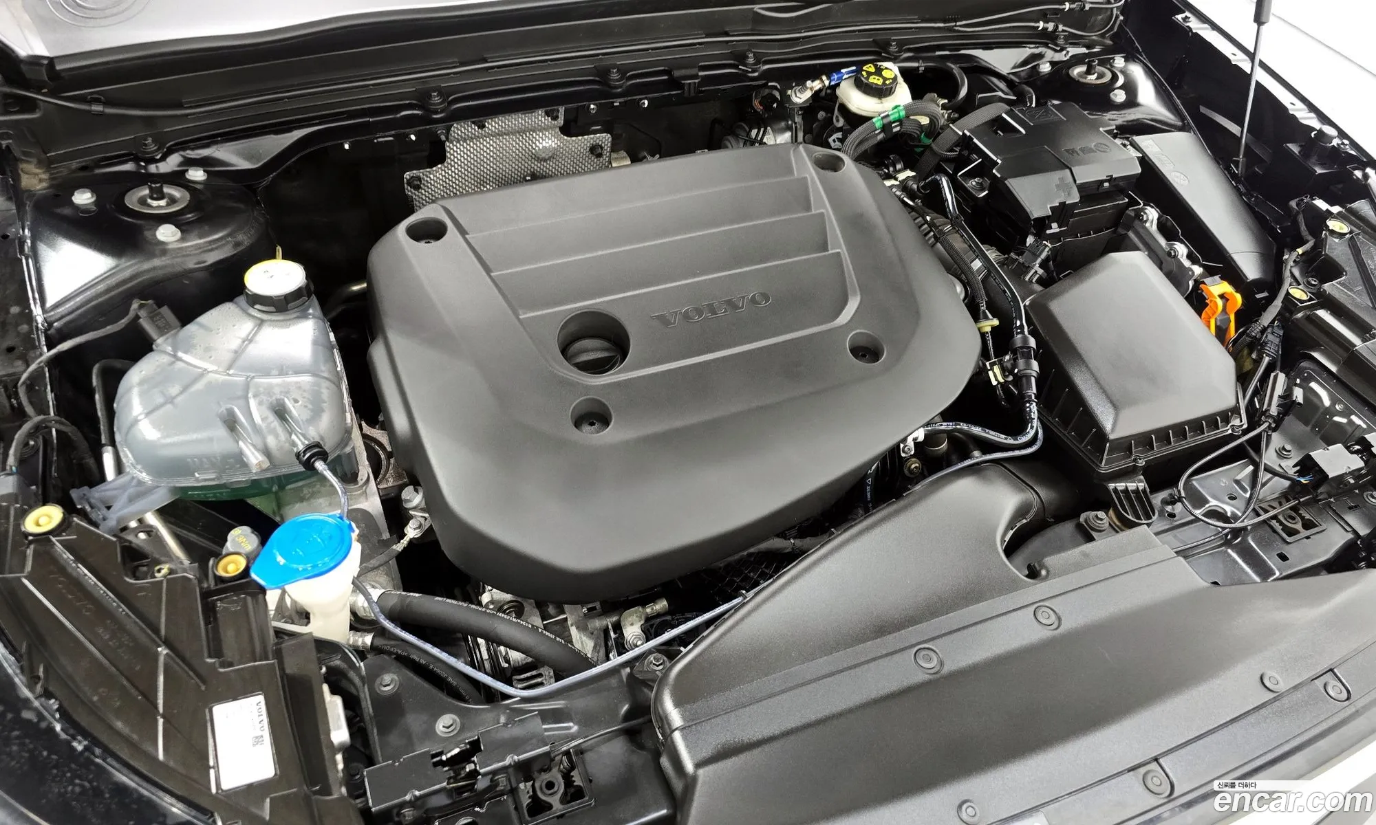 Volvo XC40 2023 YV1XZK92XP2072966 — 4