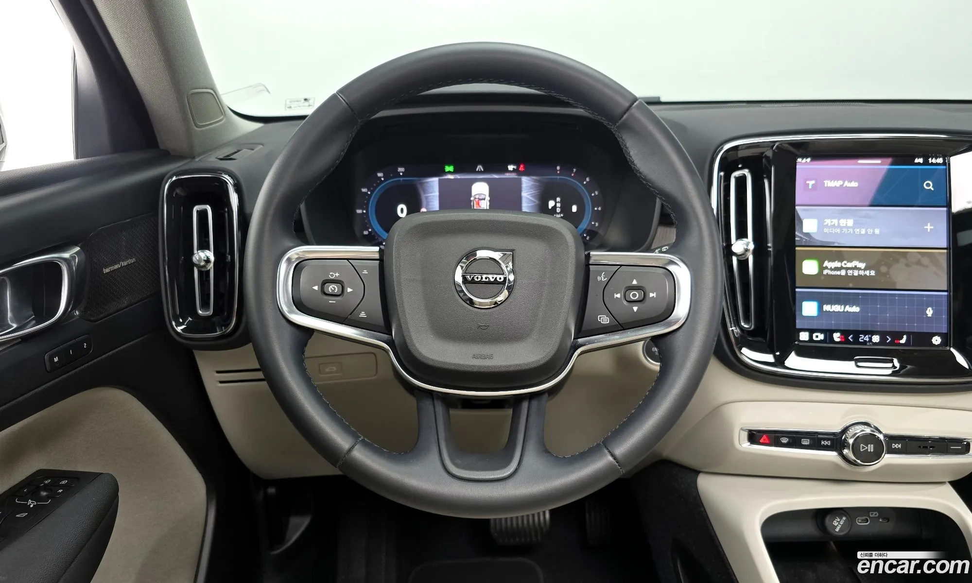 Volvo XC40 2023 YV1XZK92XP2072966 — 9