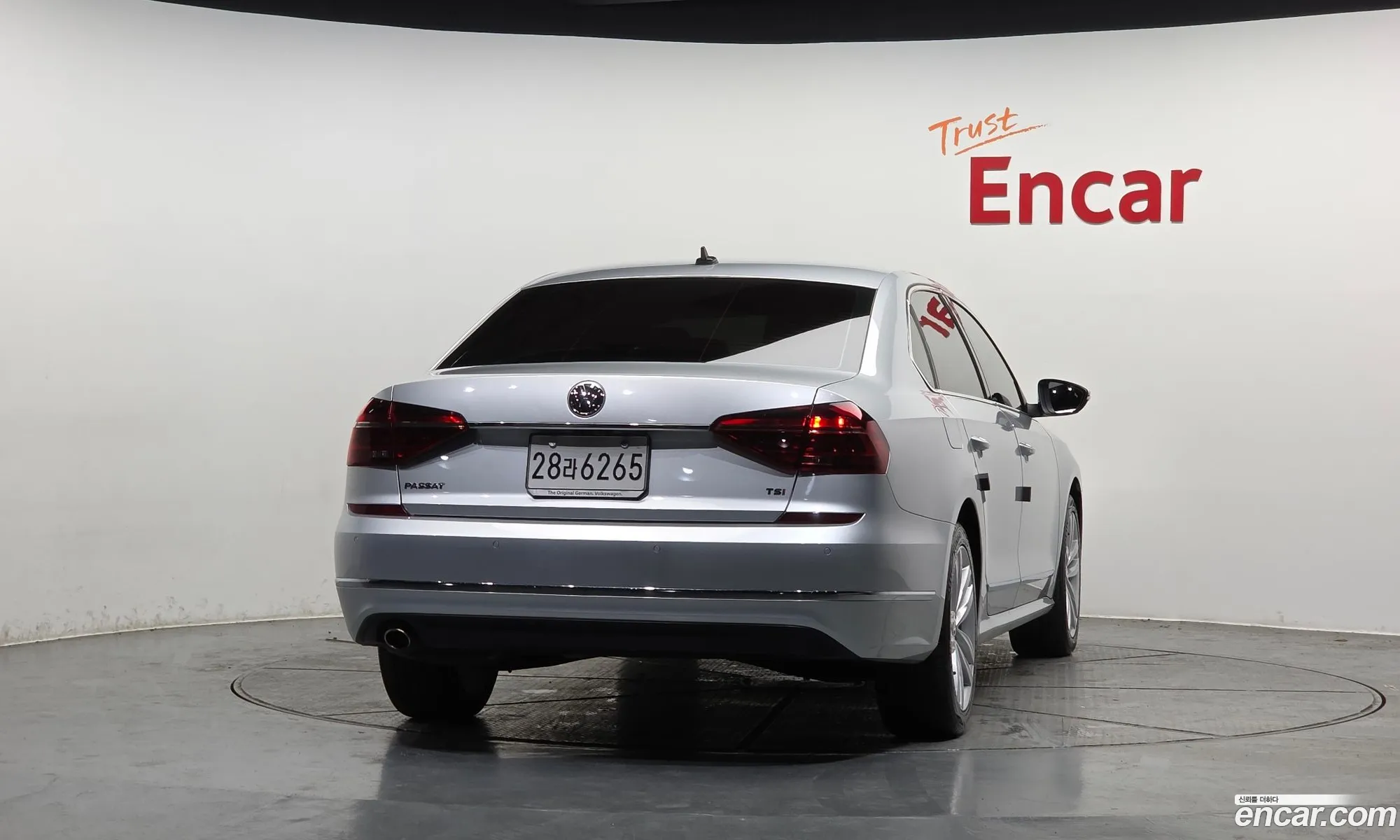 Volkswagen Passat 2018 — 12