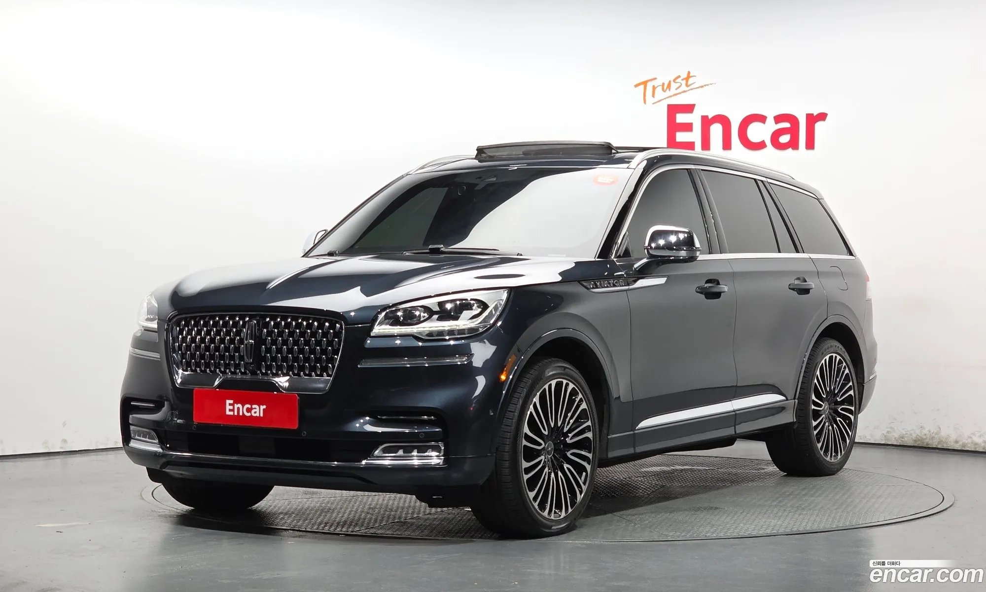 Lincoln Aviator 2020 5LM5J9XC6LGL25764 — 19