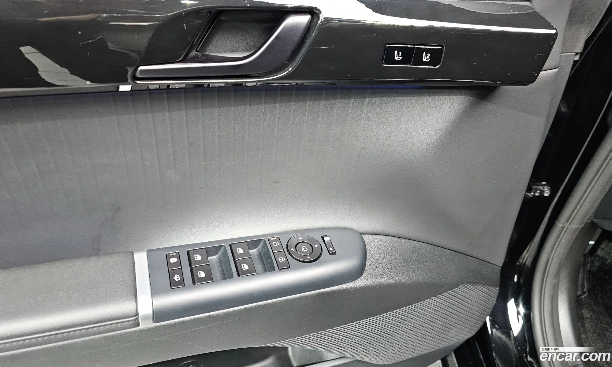 Hyundai Grandeur Hybrid 2023 — 17