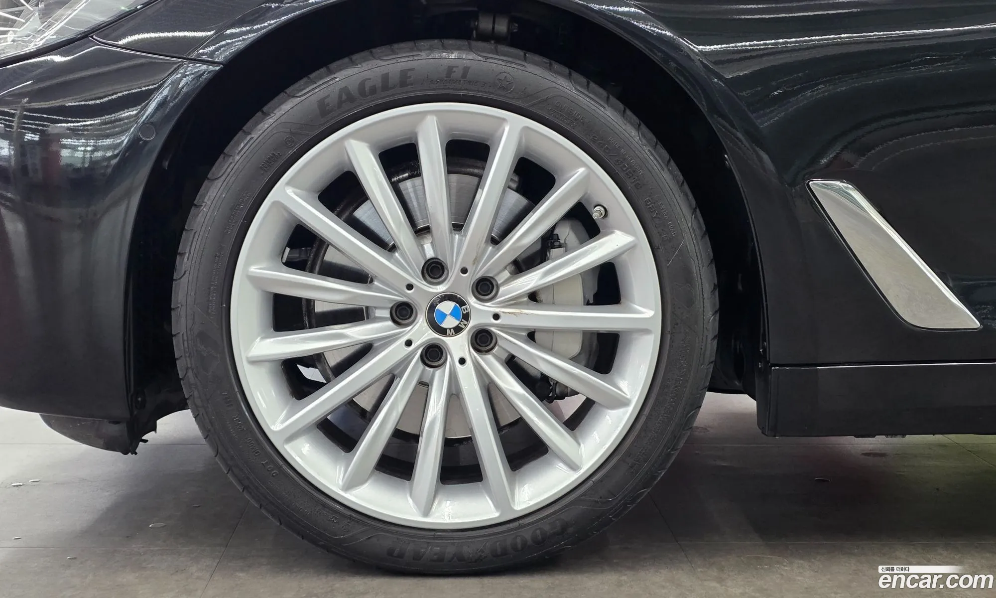 BMW 5 Series 2023 — 12