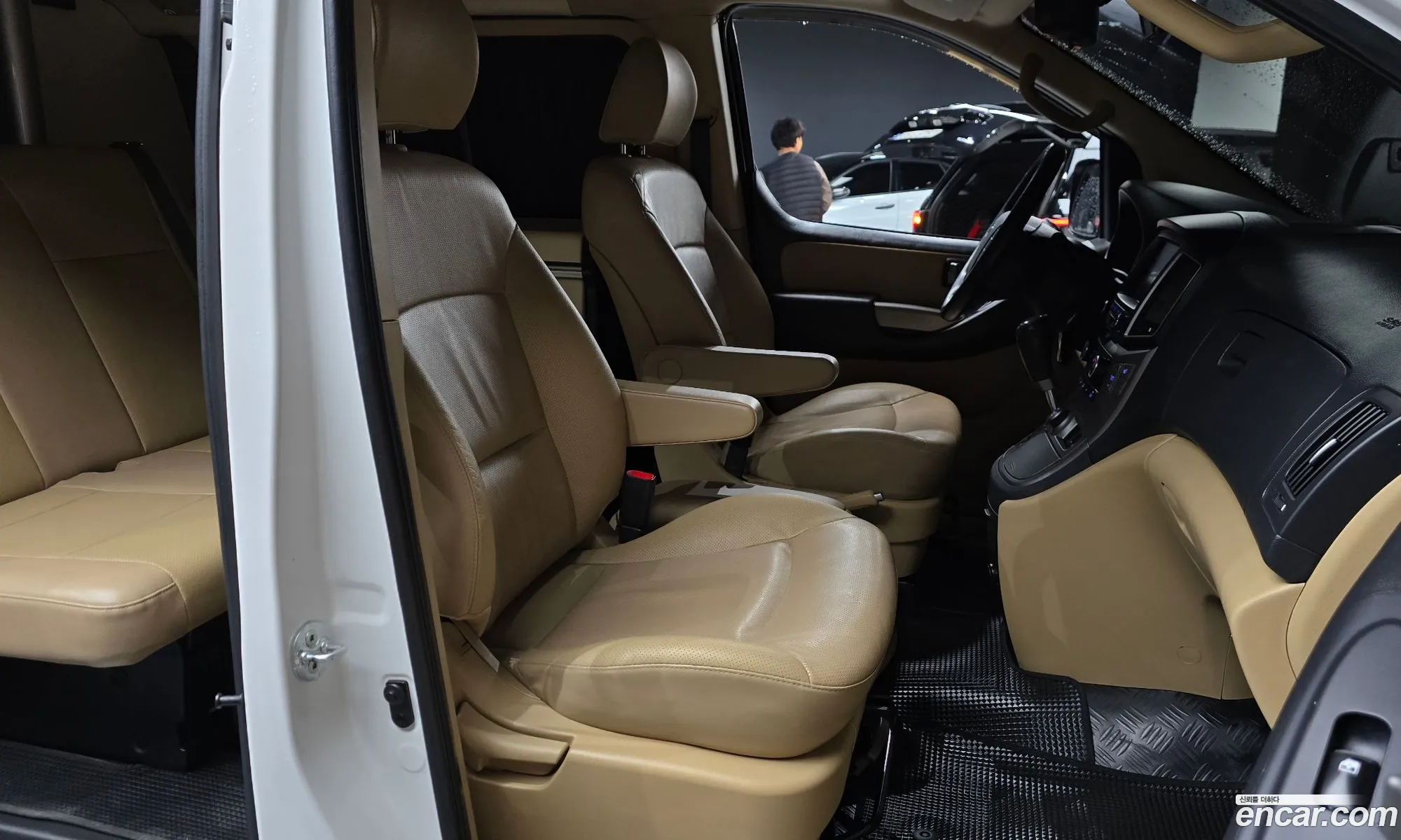 Hyundai Grand Starex 2019 — 12