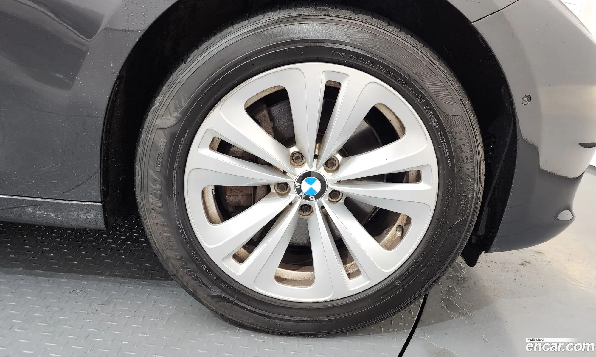 BMW 5 Series GT 2011 WBASP2106BC351752 — 9