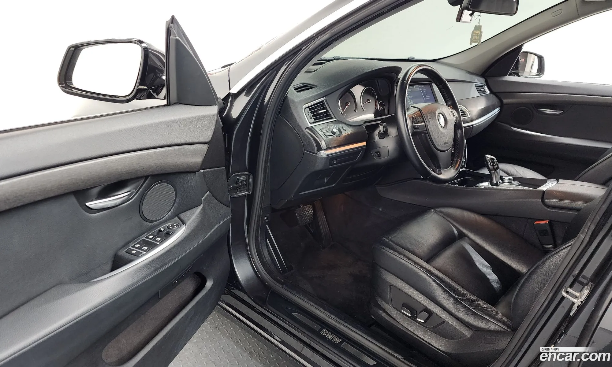 BMW 5 Series GT 2011 WBASP2106BC351752 — 7