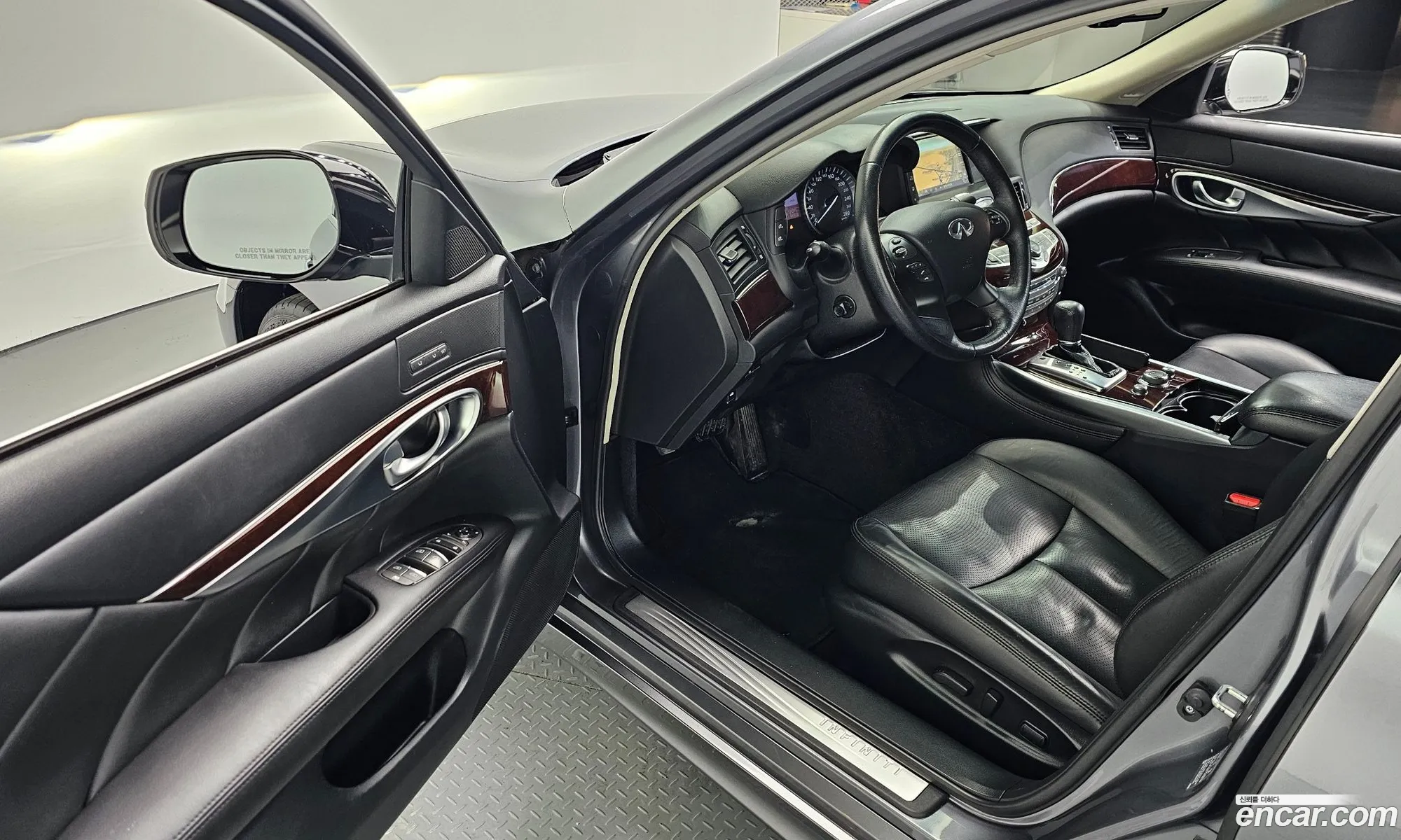 Infiniti Q70 2017 JNKBY11E8HM600074 — 3