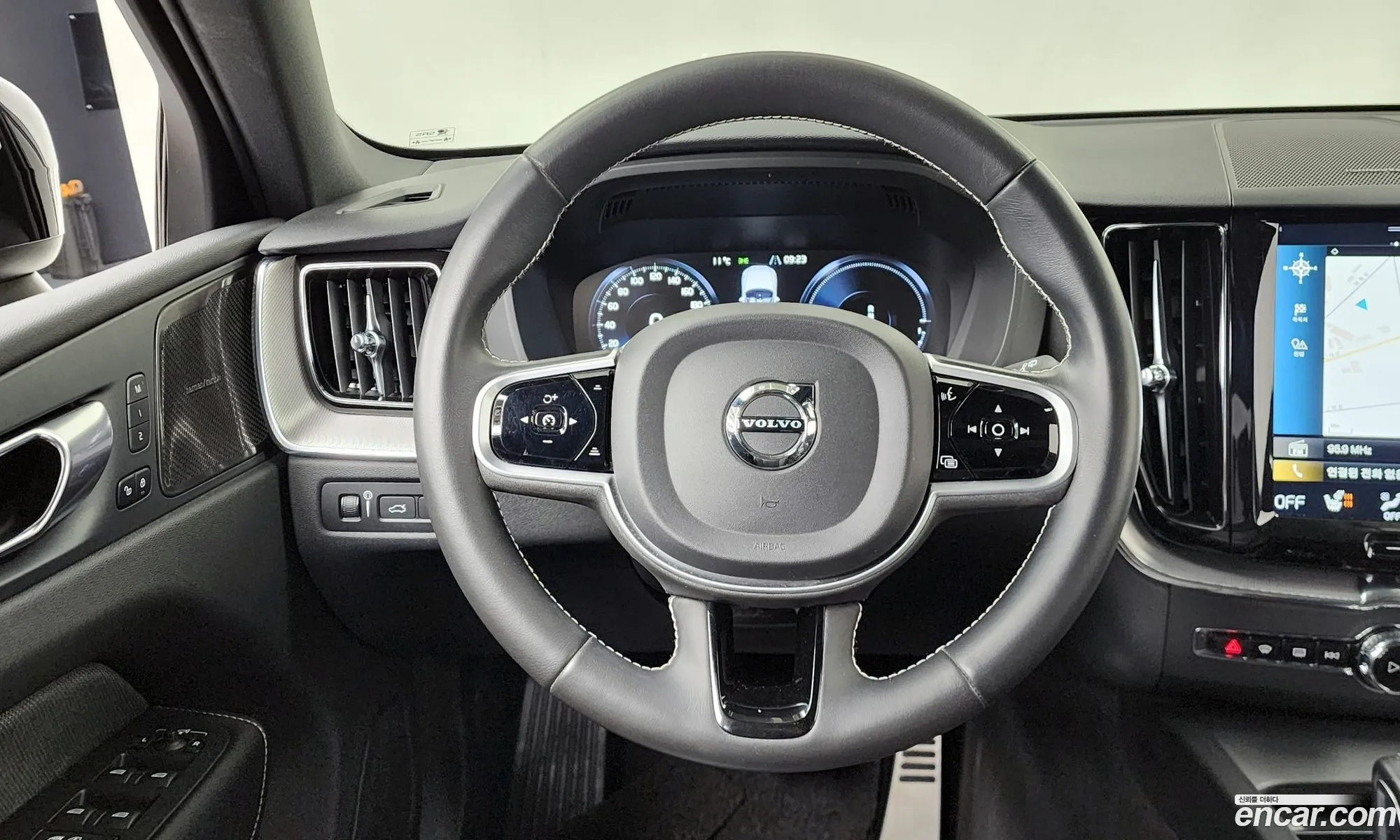 Volvo XC60 2021 YV1UZBR0DM1753018 — 11