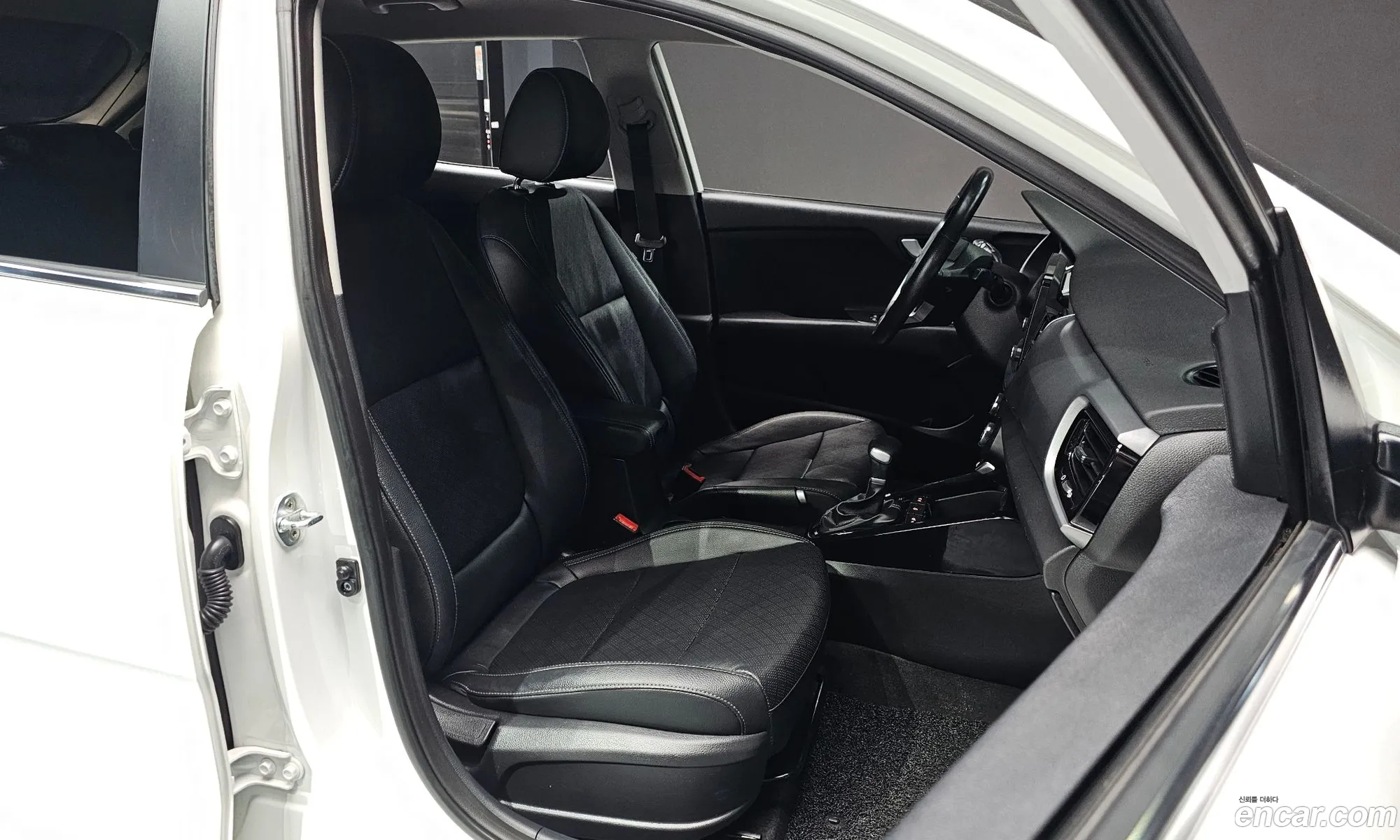 Kia Stonic 2019 — 3