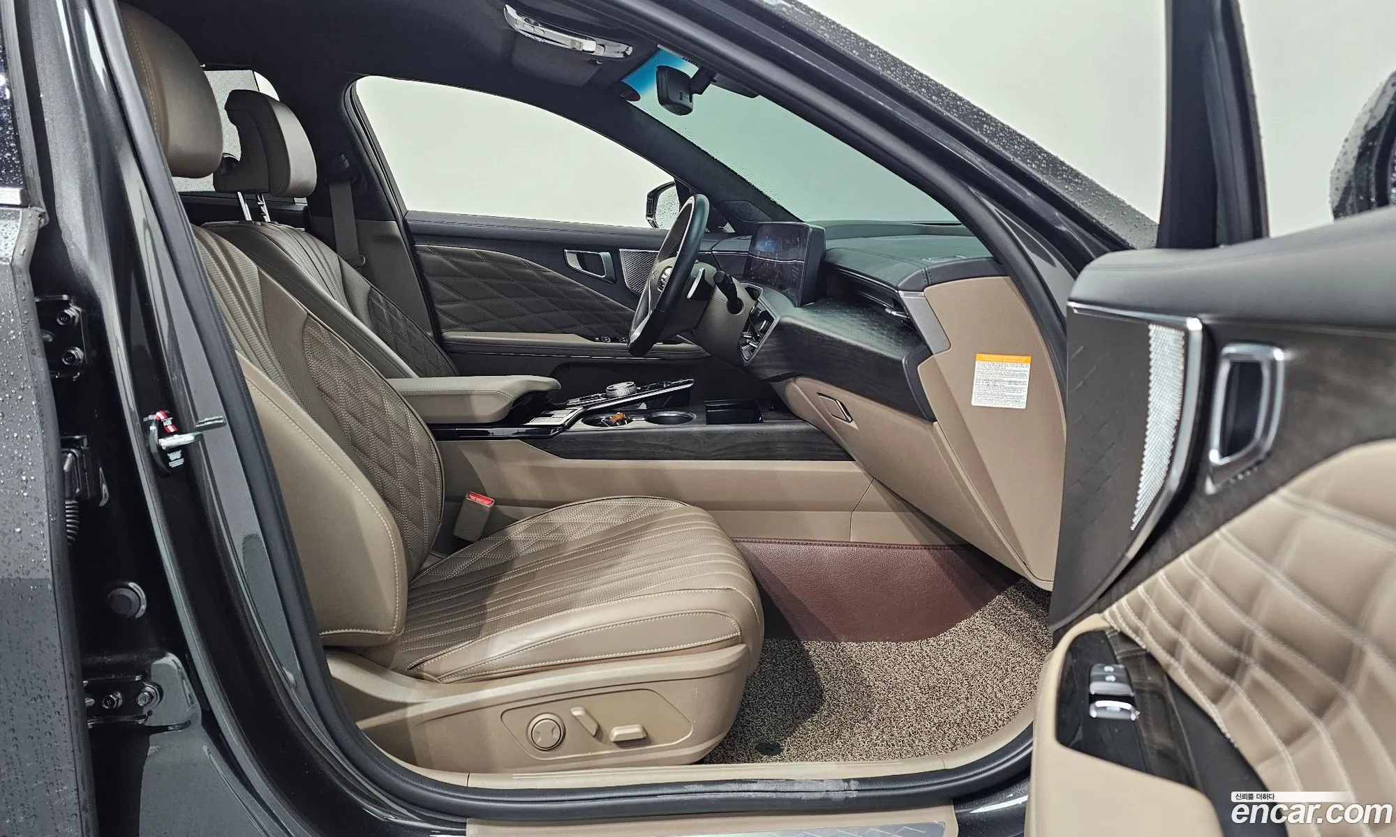 Kia K8 Hybrid 2023 — 11