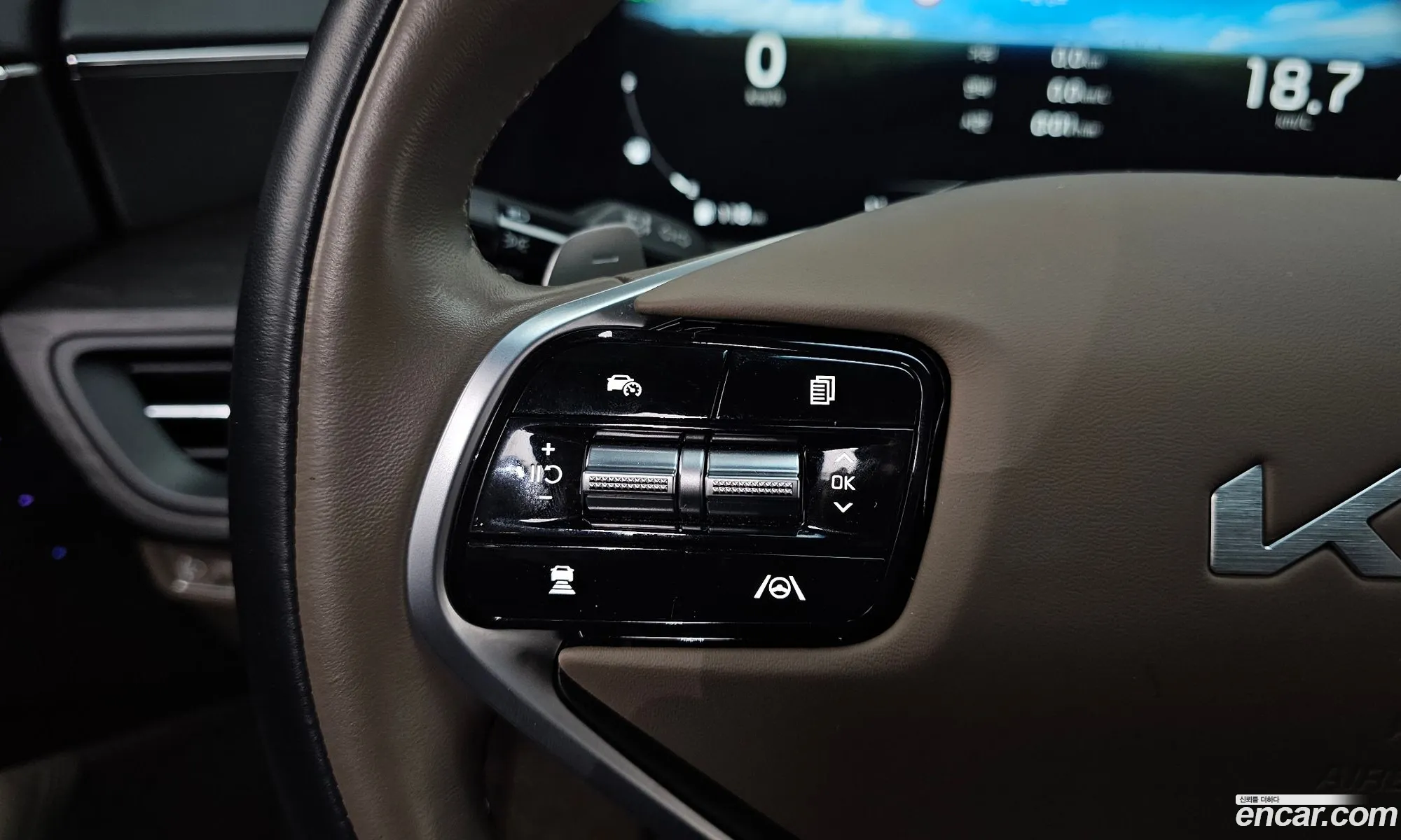 Kia K8 Hybrid 2023 — 18