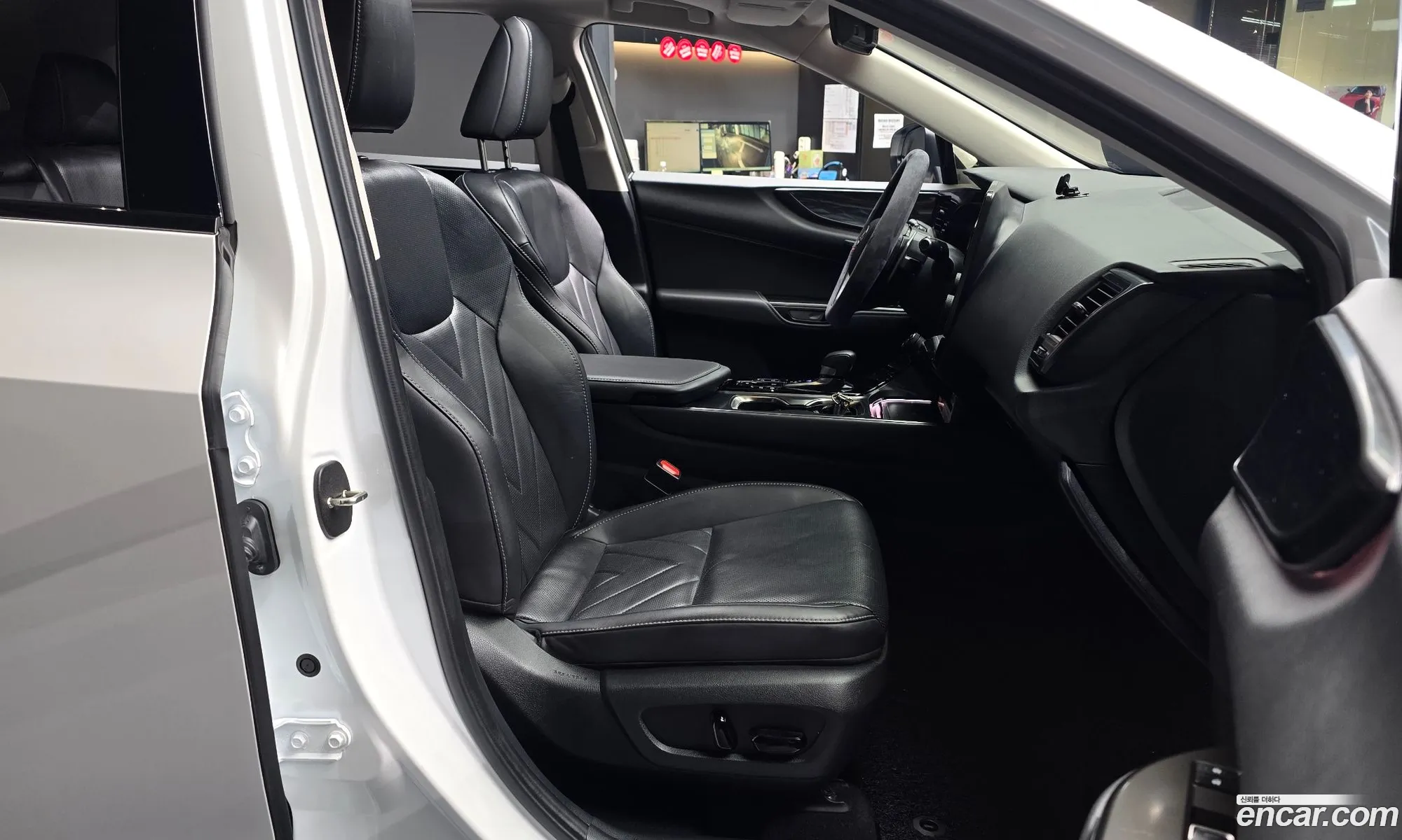 Lexus NX450h+ 2024 — 8