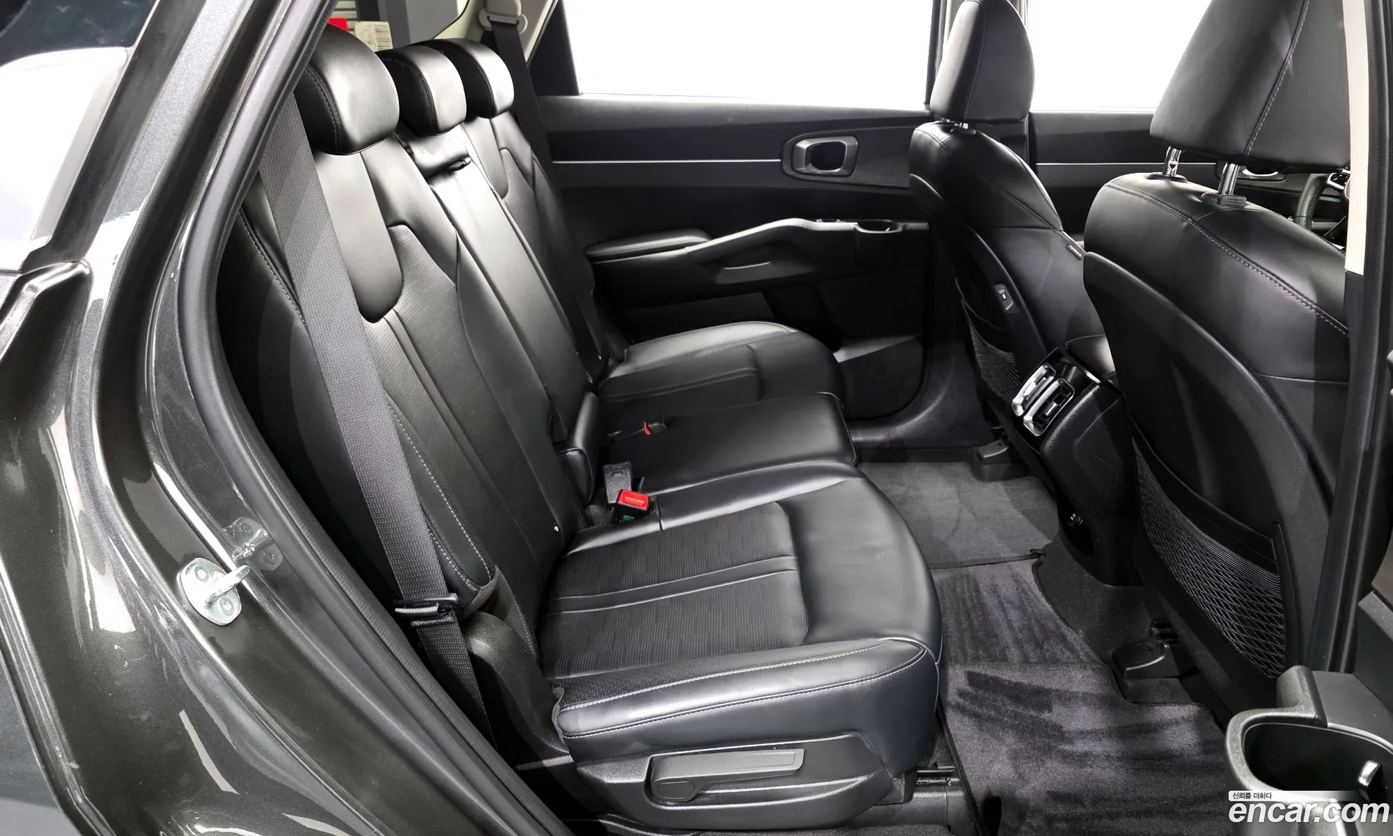Kia Sorento 2023 — 17