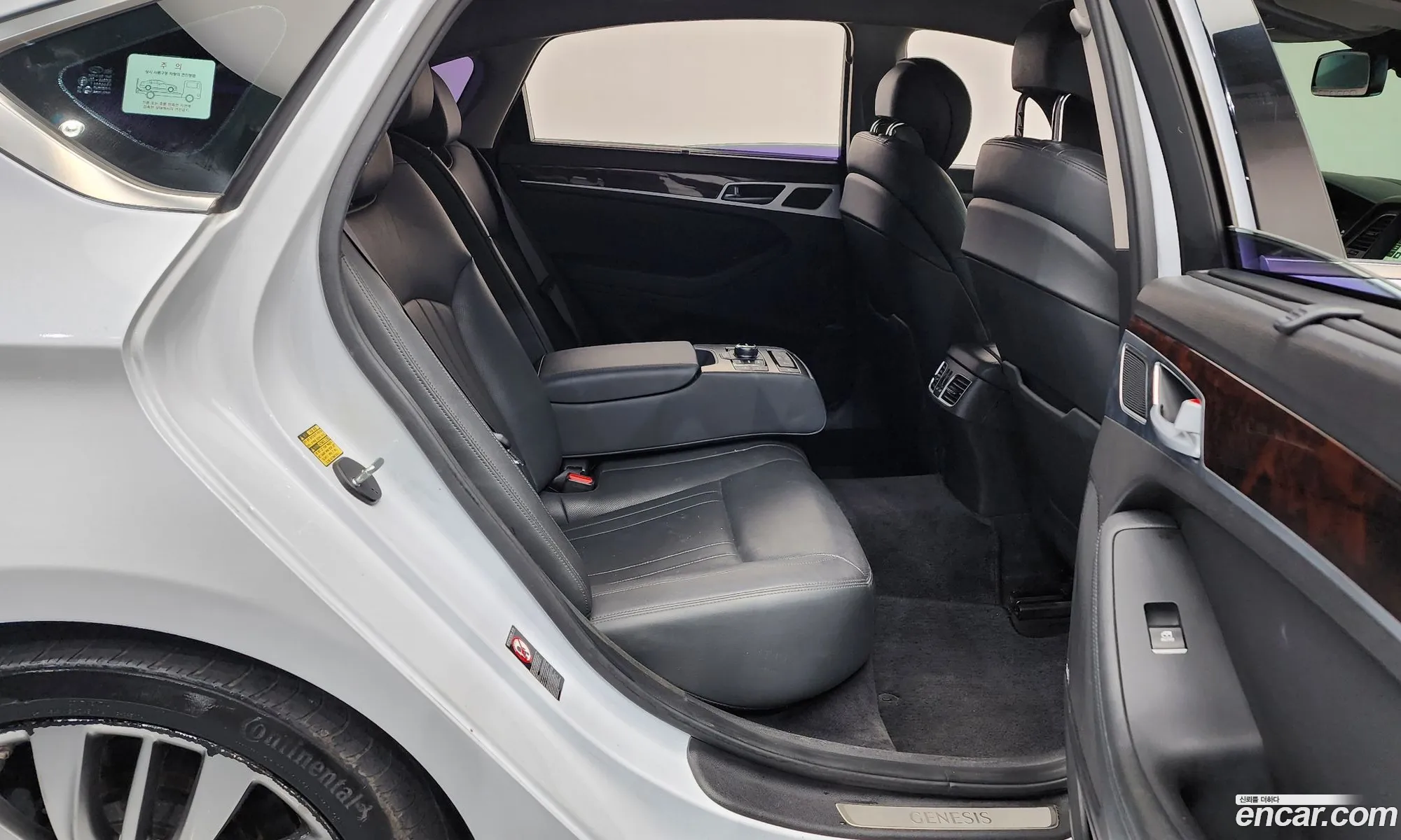 Hyundai Genesis DH 2015 — 17