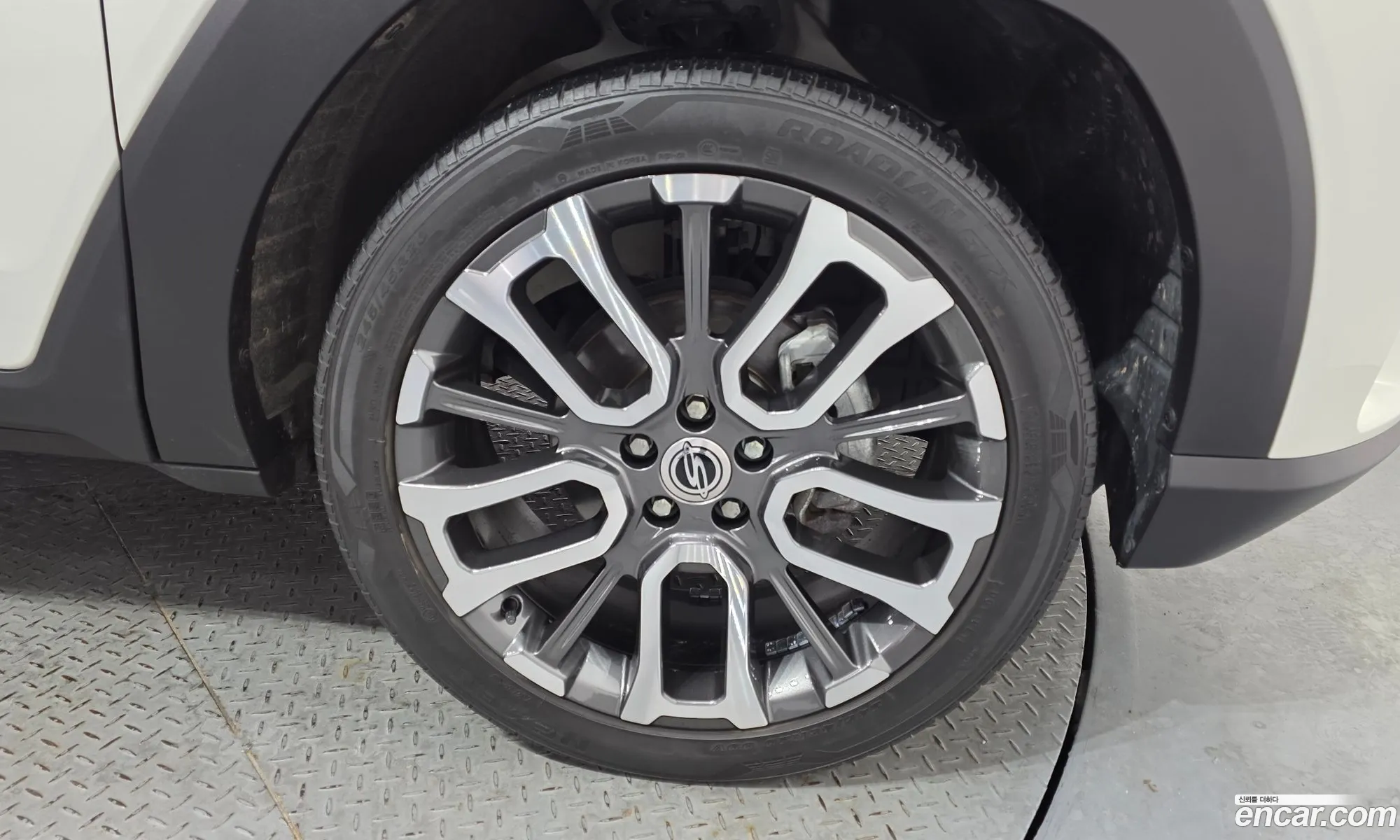 KG Mobility (SsangYong) Torres 2022 — 18