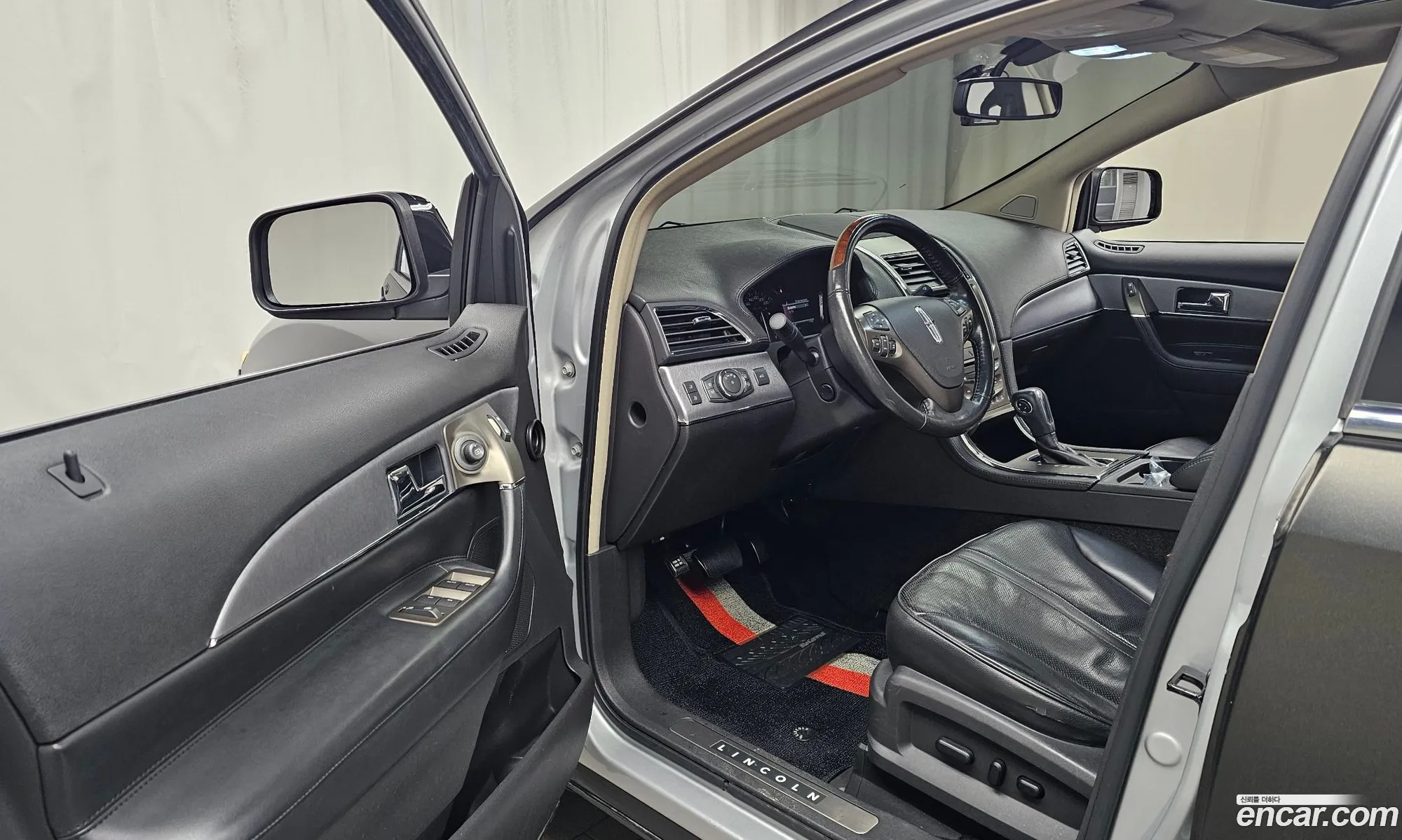 Lincoln MKX 2011 — 18