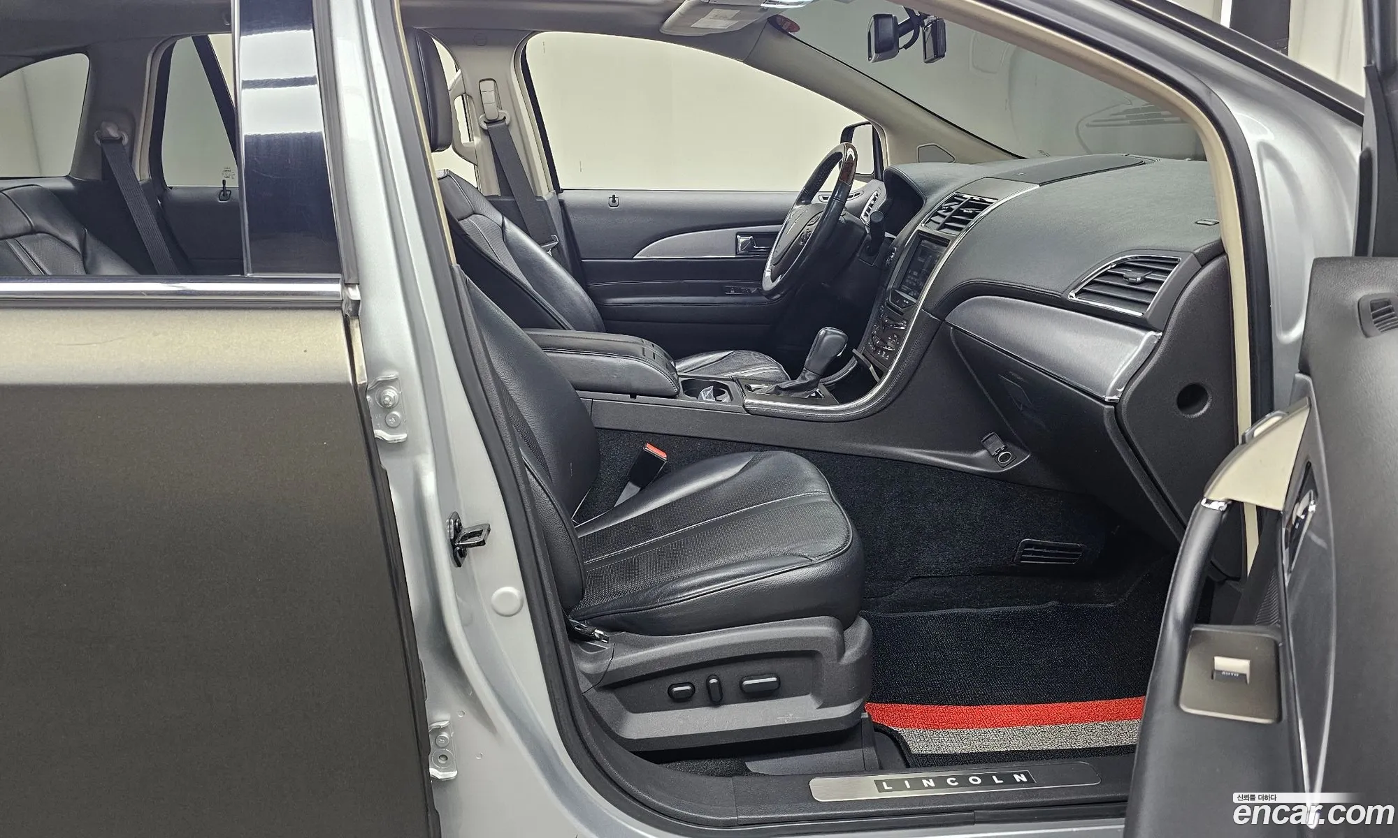 Lincoln MKX 2011 — 16