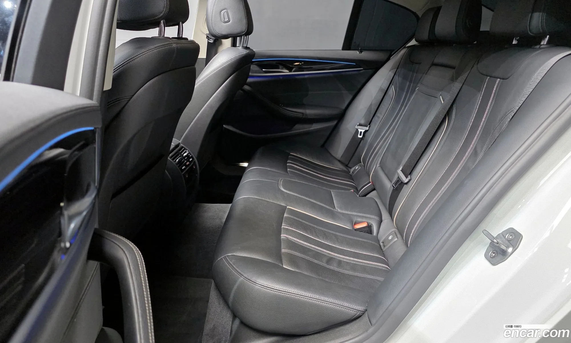 BMW 5 Series 2018 WBAJC3102JWE63722 — 19