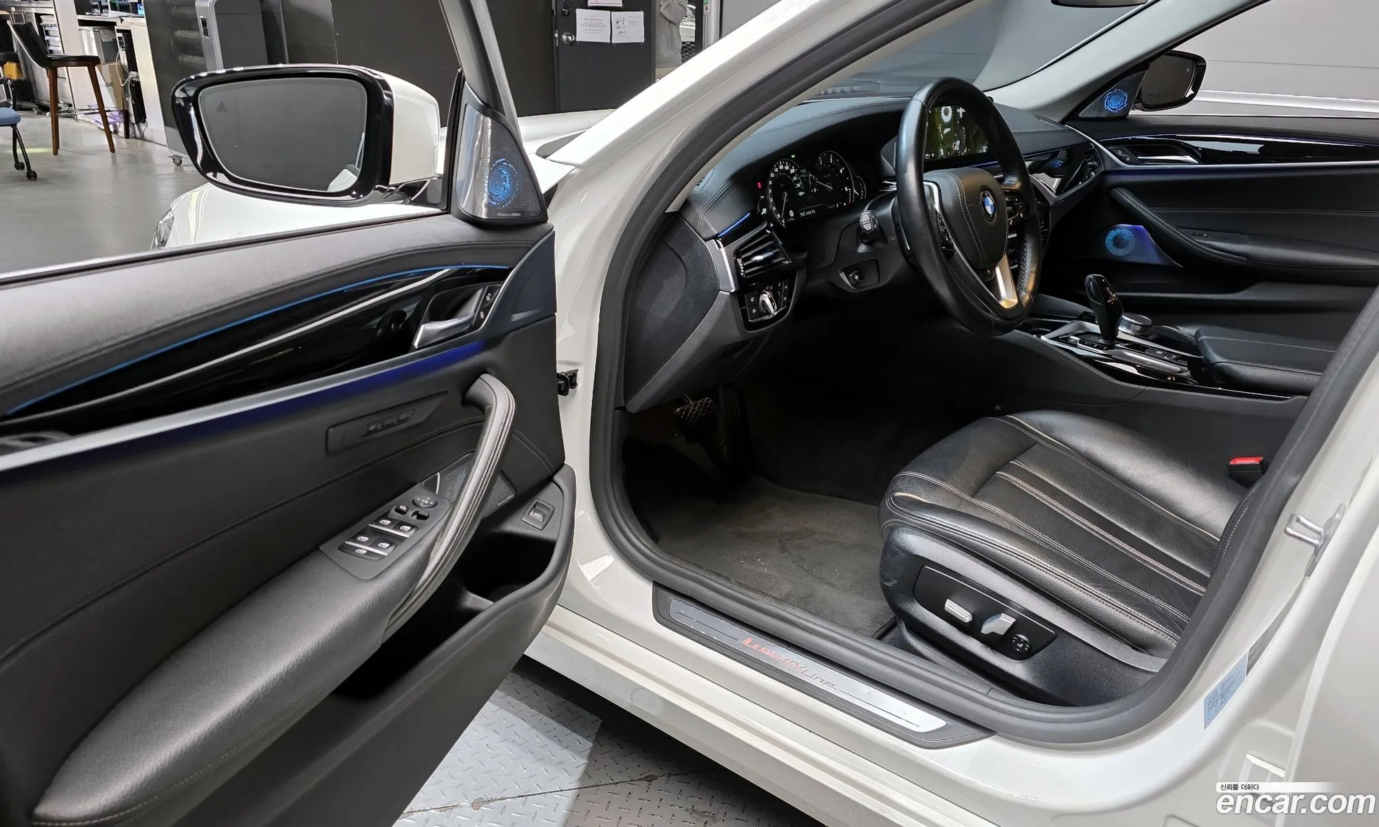 BMW 5 Series 2018 WBAJC3102JWE63722 — 20
