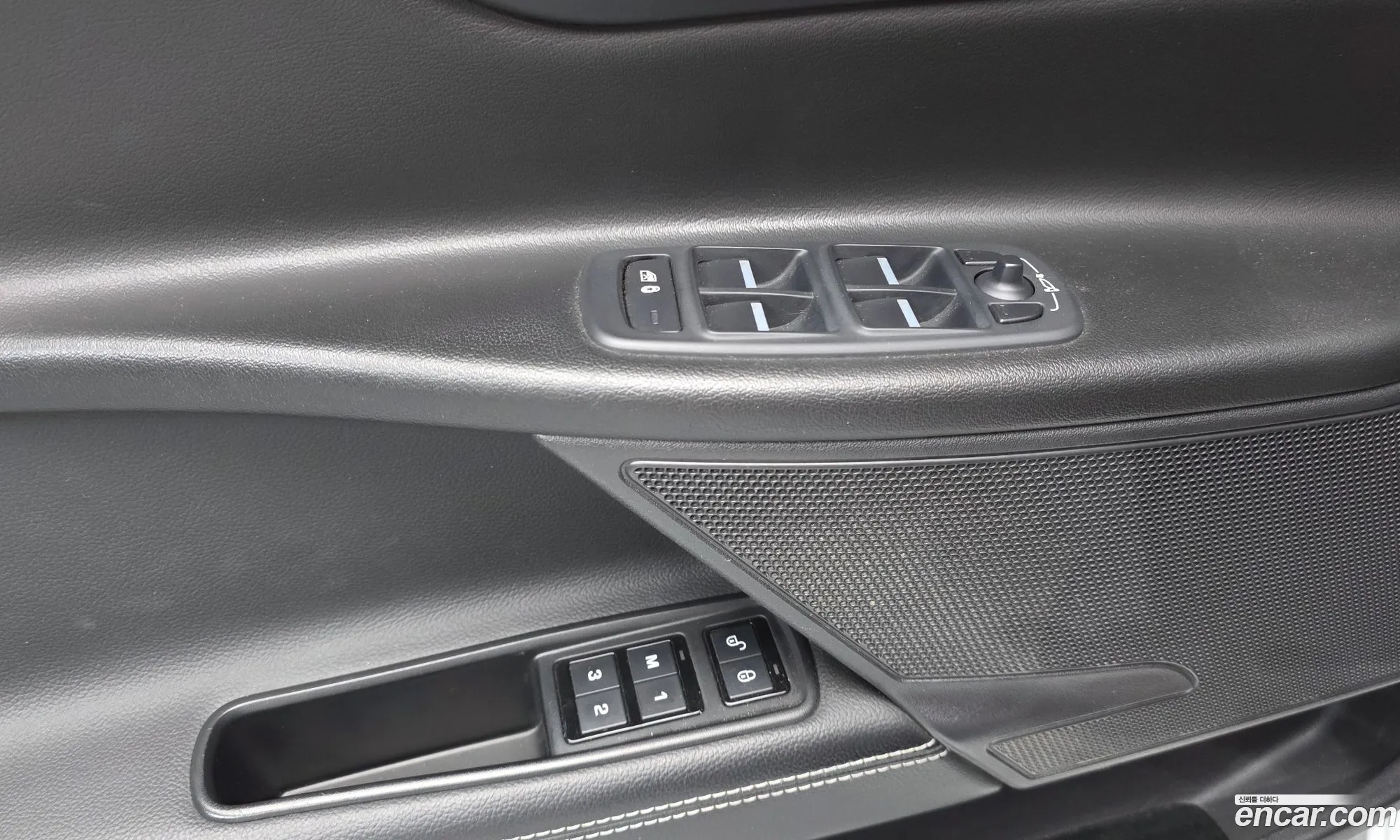 Jaguar XE 2016 SAJAB4BN8GA925968 — 8
