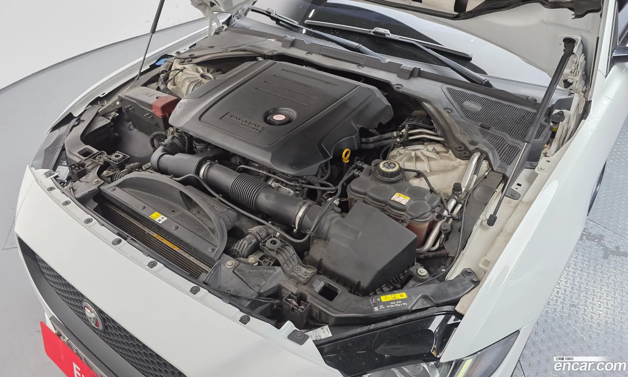 Jaguar XE 2016 SAJAB4BN8GA925968 — 3
