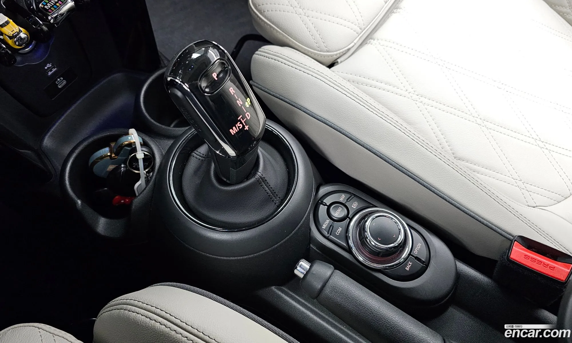 Mini Cooper S 2022 WMW61DH01P2T16540 — 19