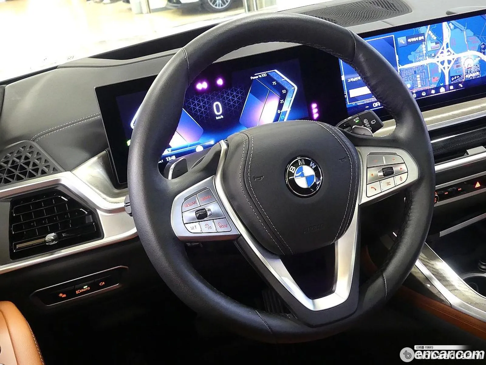 BMW X7 2023 — 7