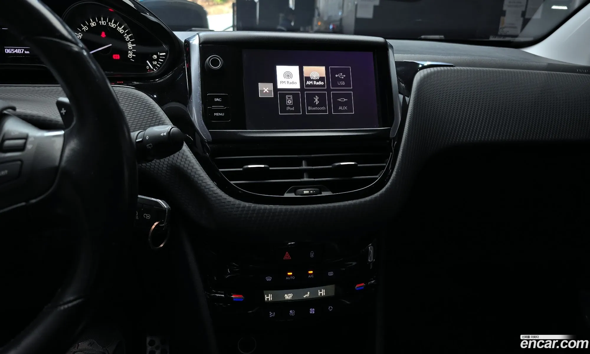 Peugeot 2008 2016 VF3CUBHYMGY043606 — 3
