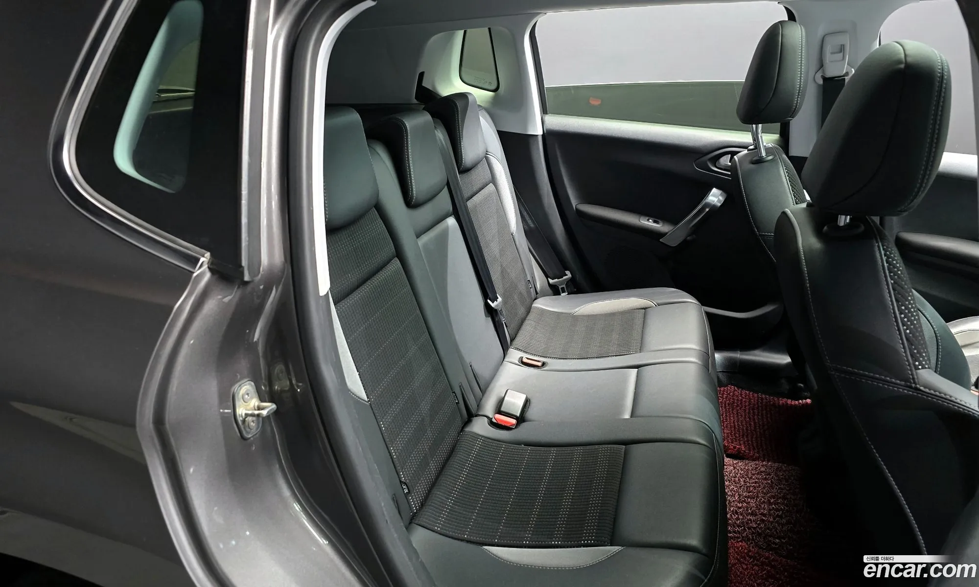 Peugeot 2008 2016 VF3CUBHYMGY043606 — 5