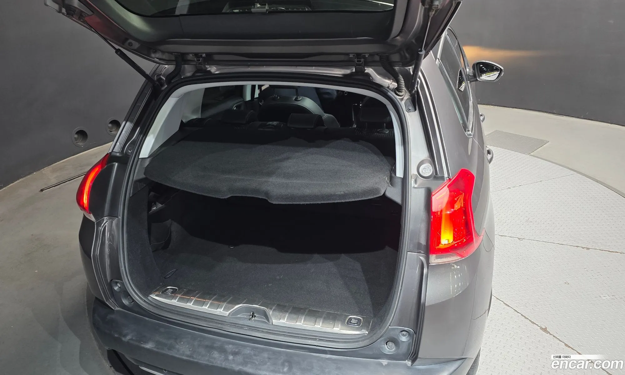 Peugeot 2008 2016 VF3CUBHYMGY043606 — 15