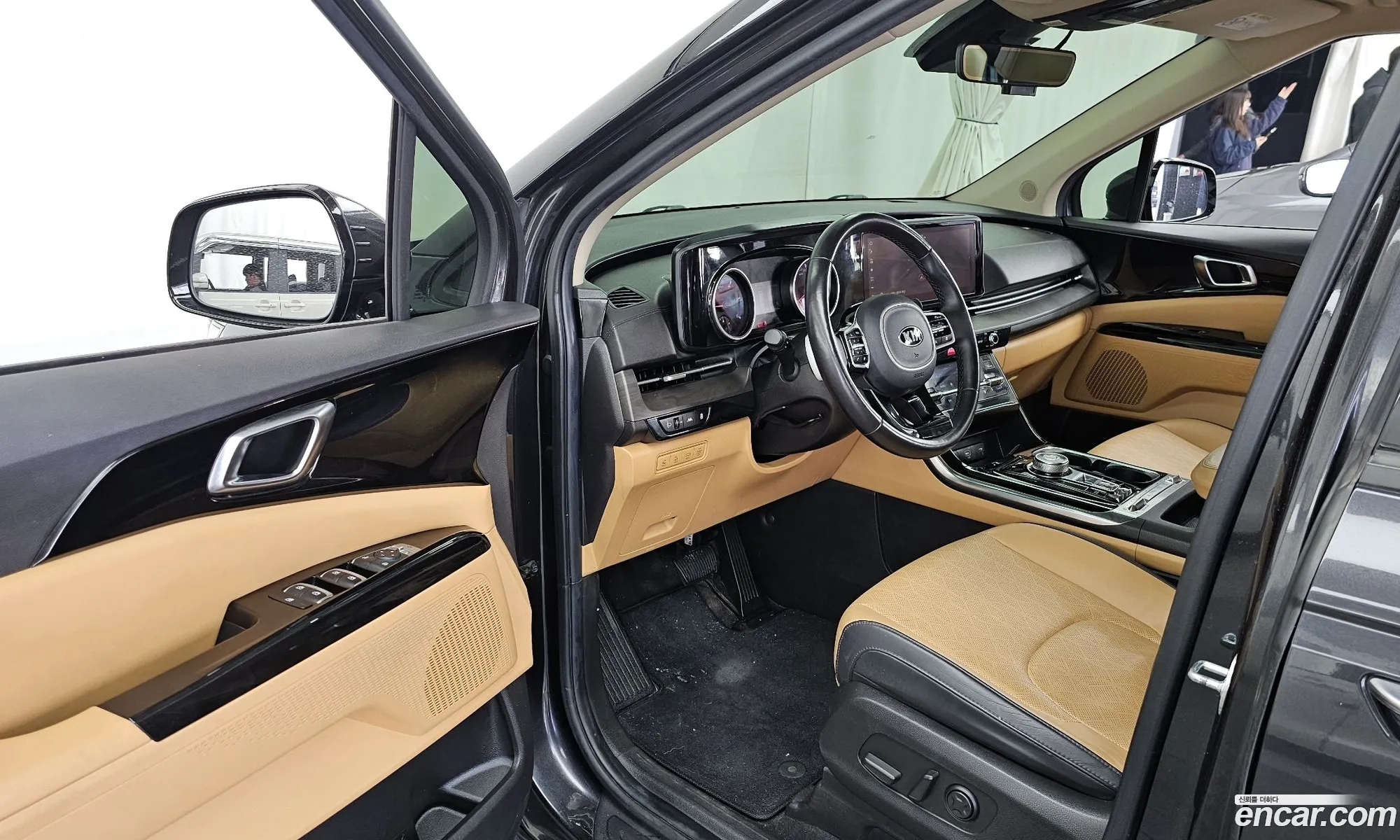 Kia Carnival 2021 — 5