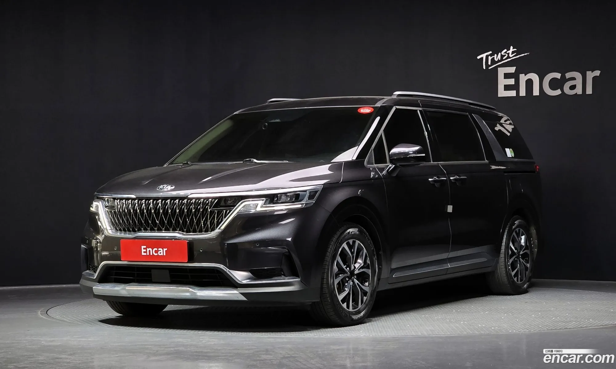Kia Carnival 2021 — 3